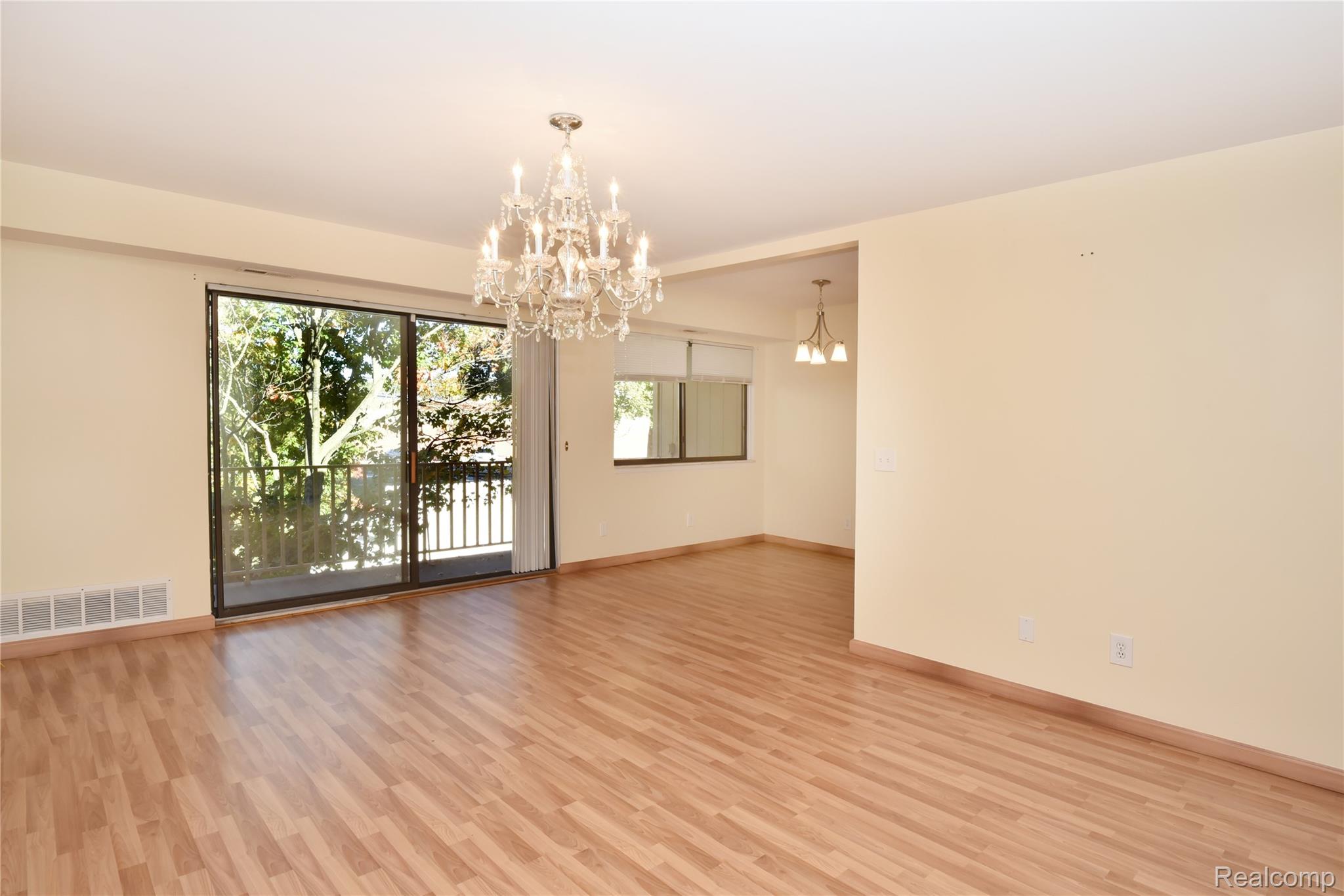 3925 Lone Pine Road 300