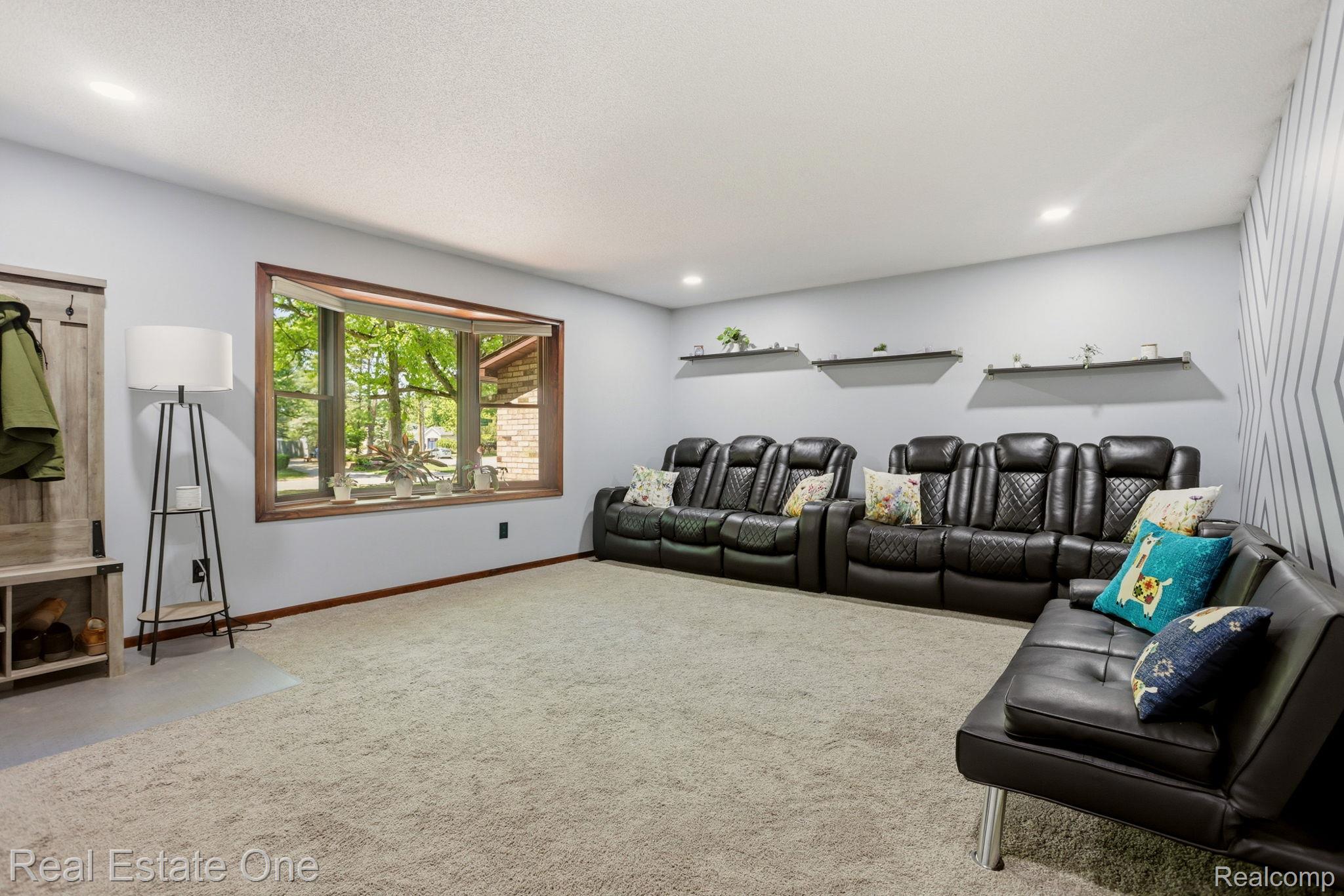6218 Sturgeon Creek Parkway