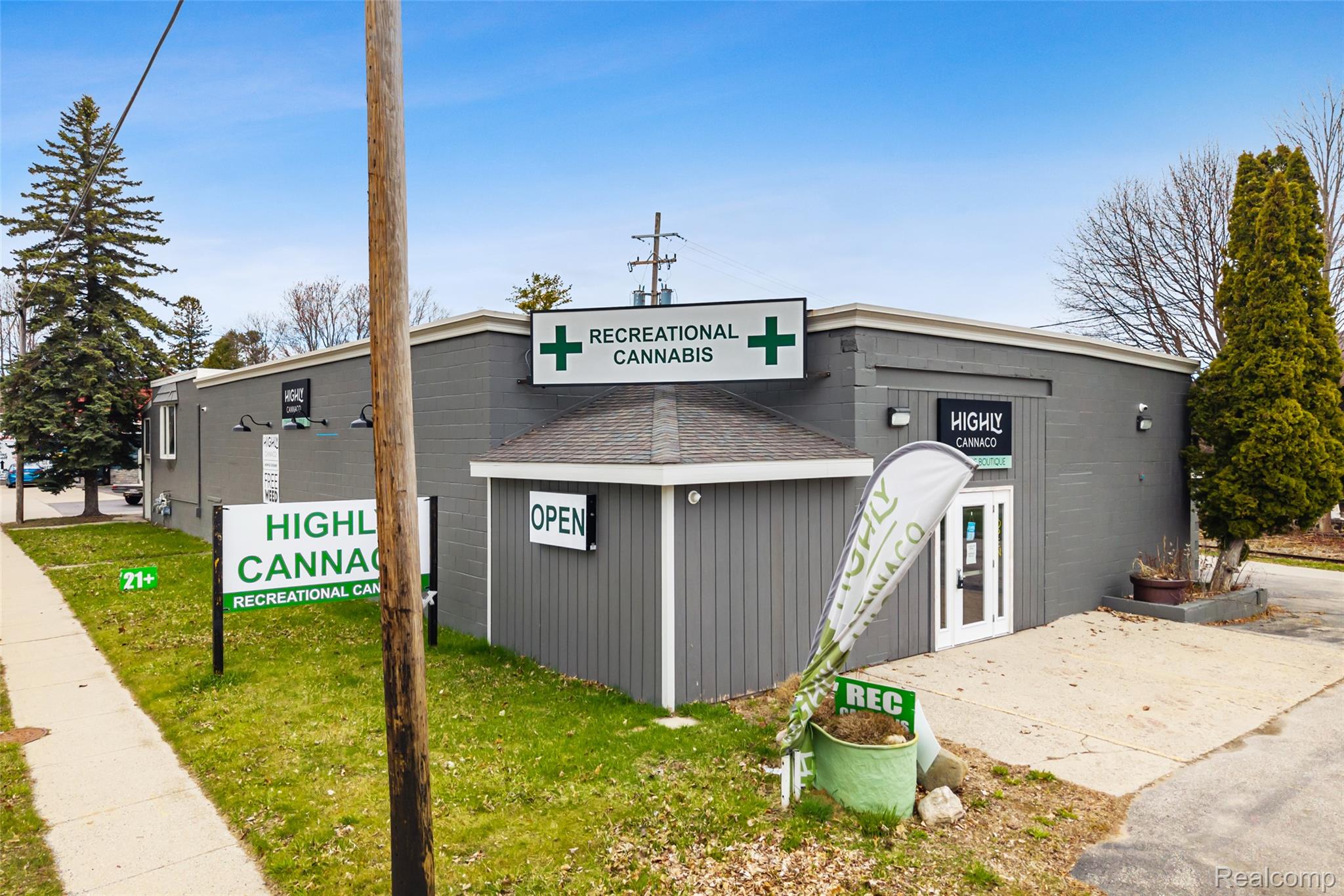 108 N US Highway 23
