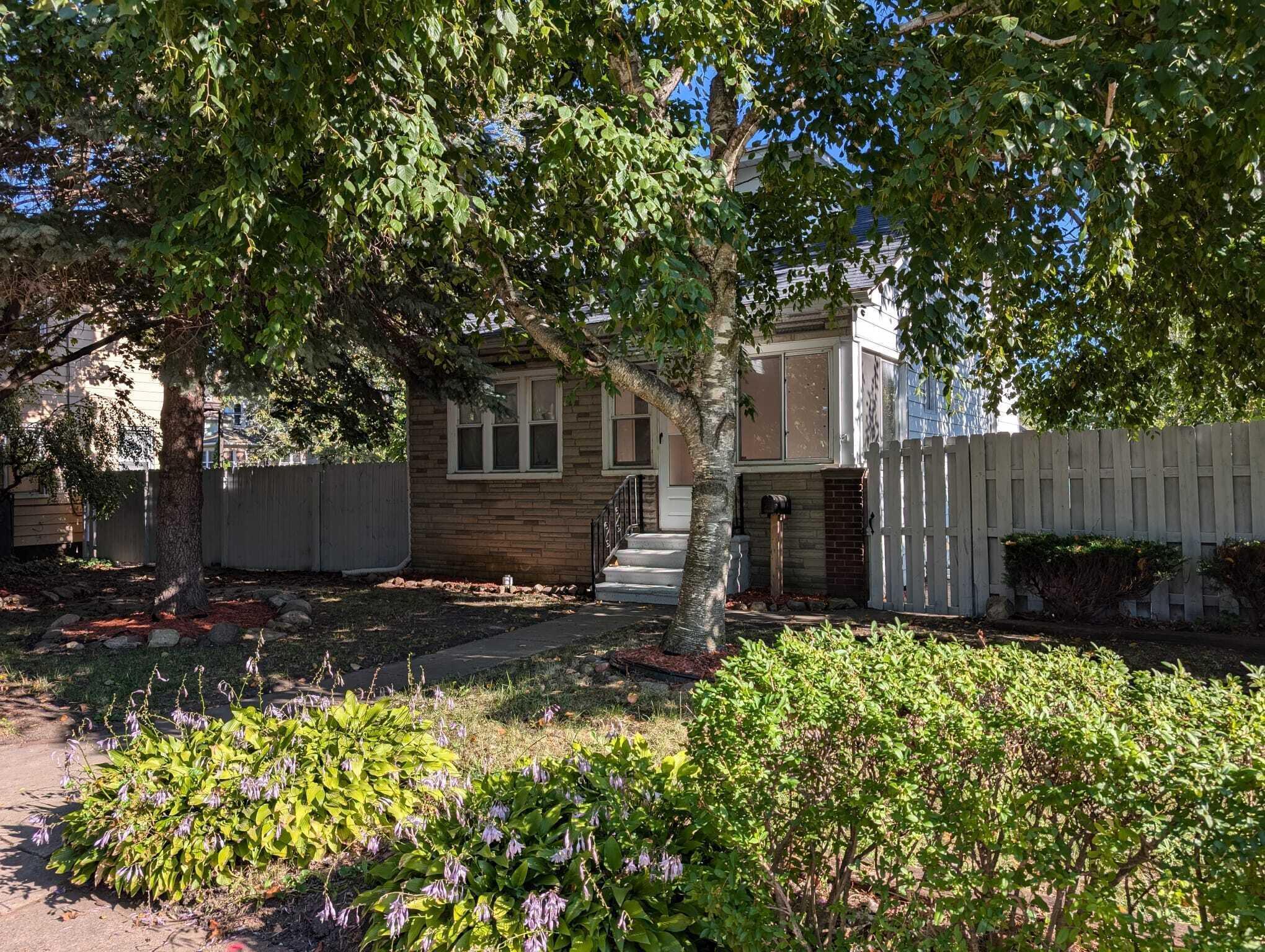 40 W Benson Street