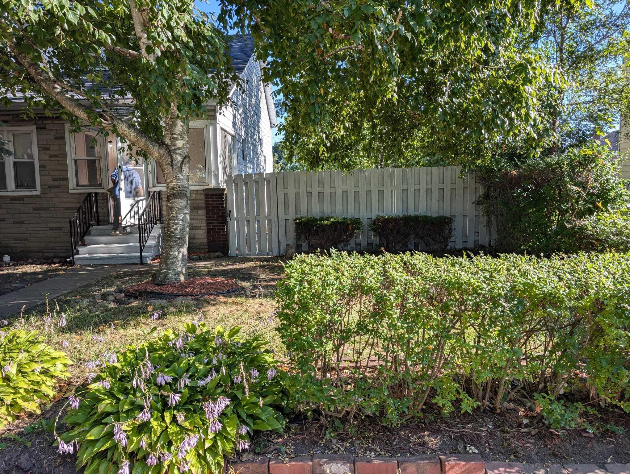40 W Benson Street
