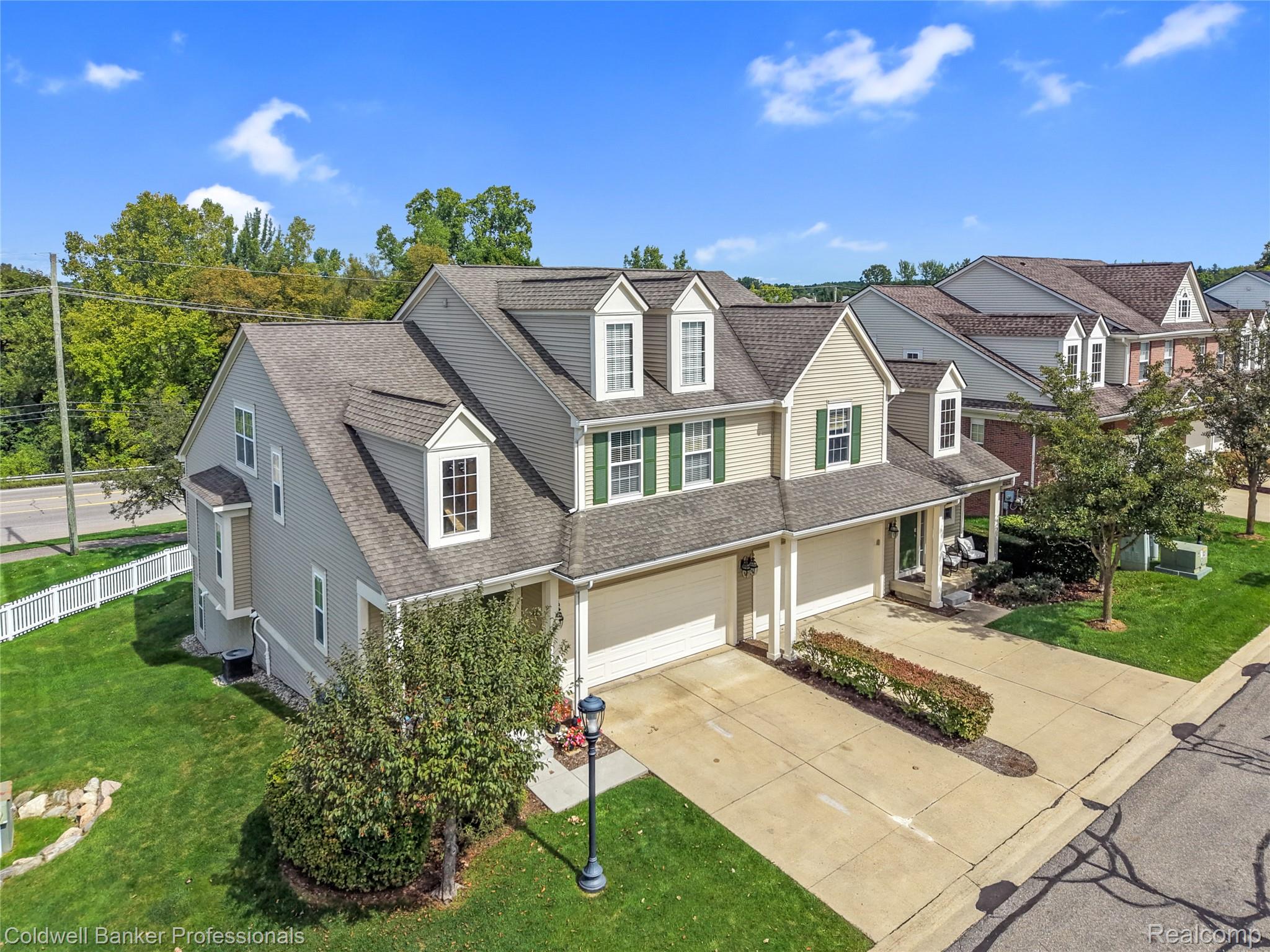 731 E Bluff Court