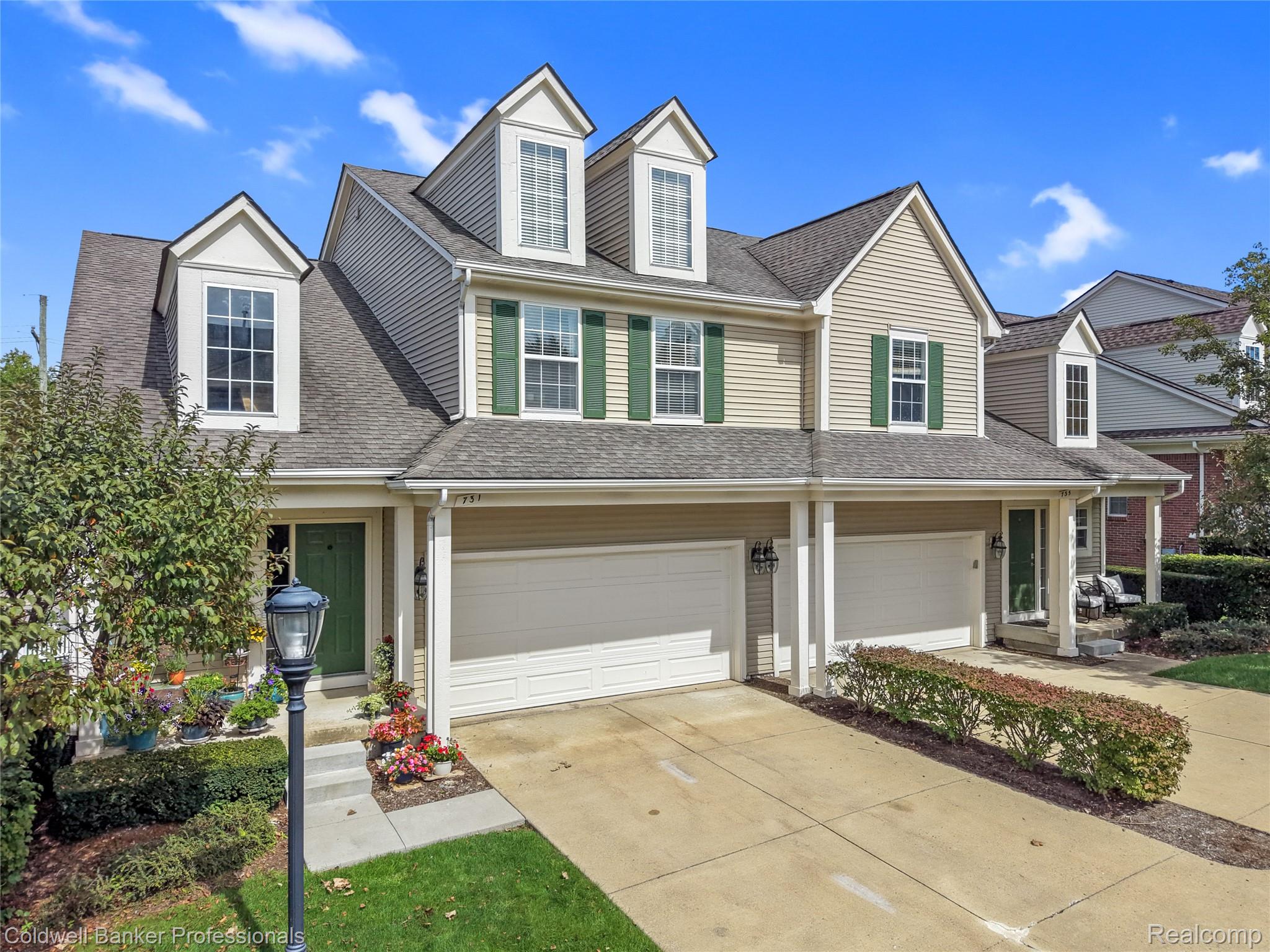 731 E Bluff Court