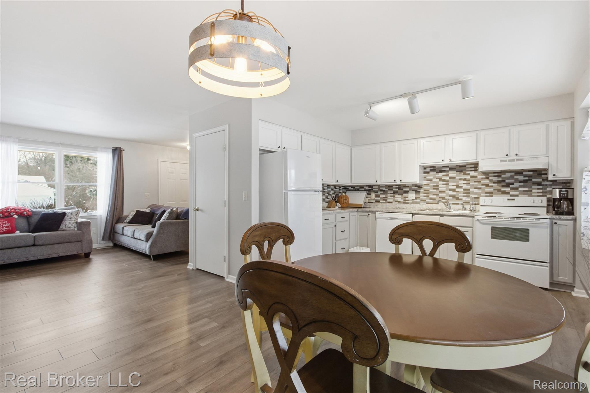 8152 Fox Hollow Road