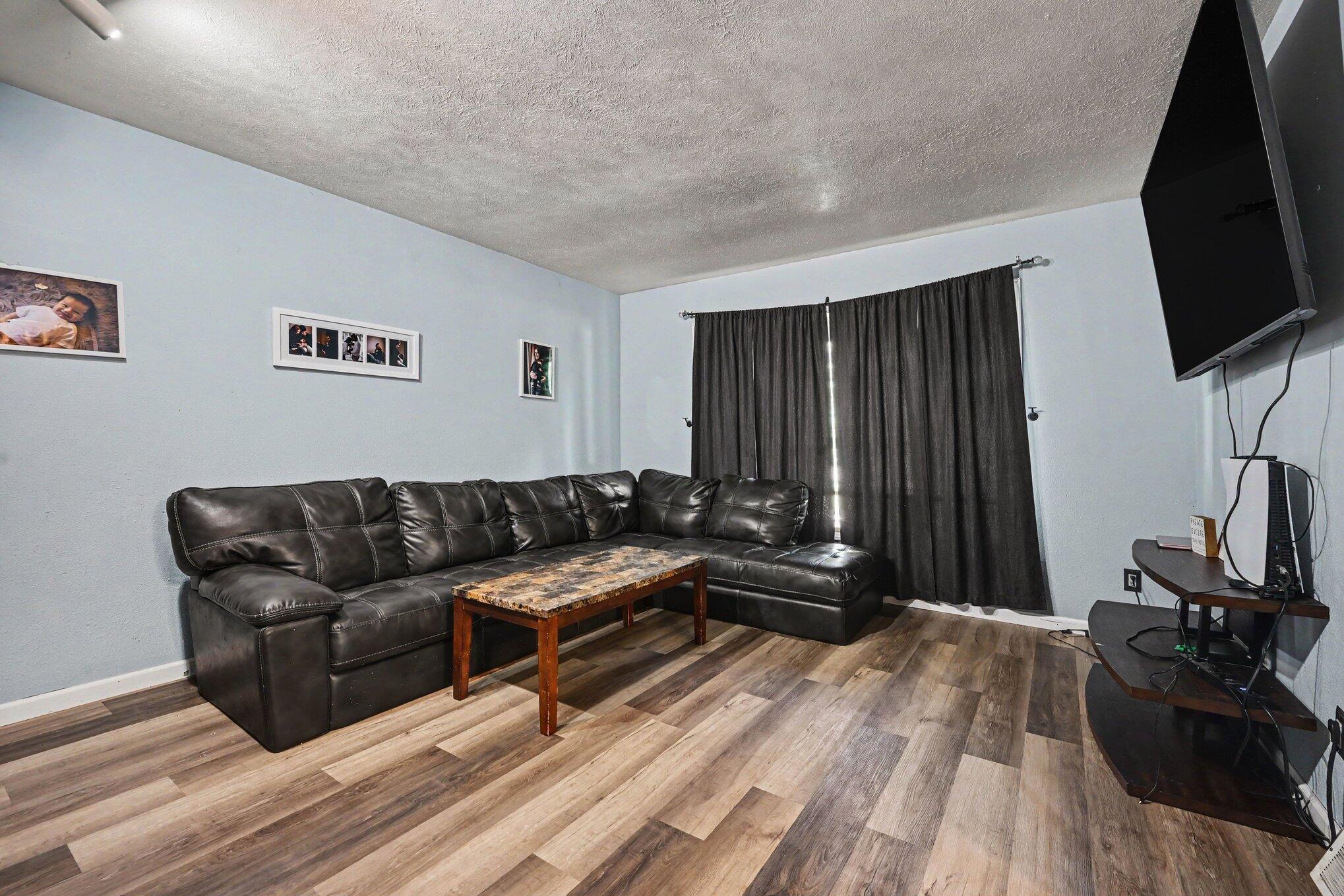 402 W Broadway Street