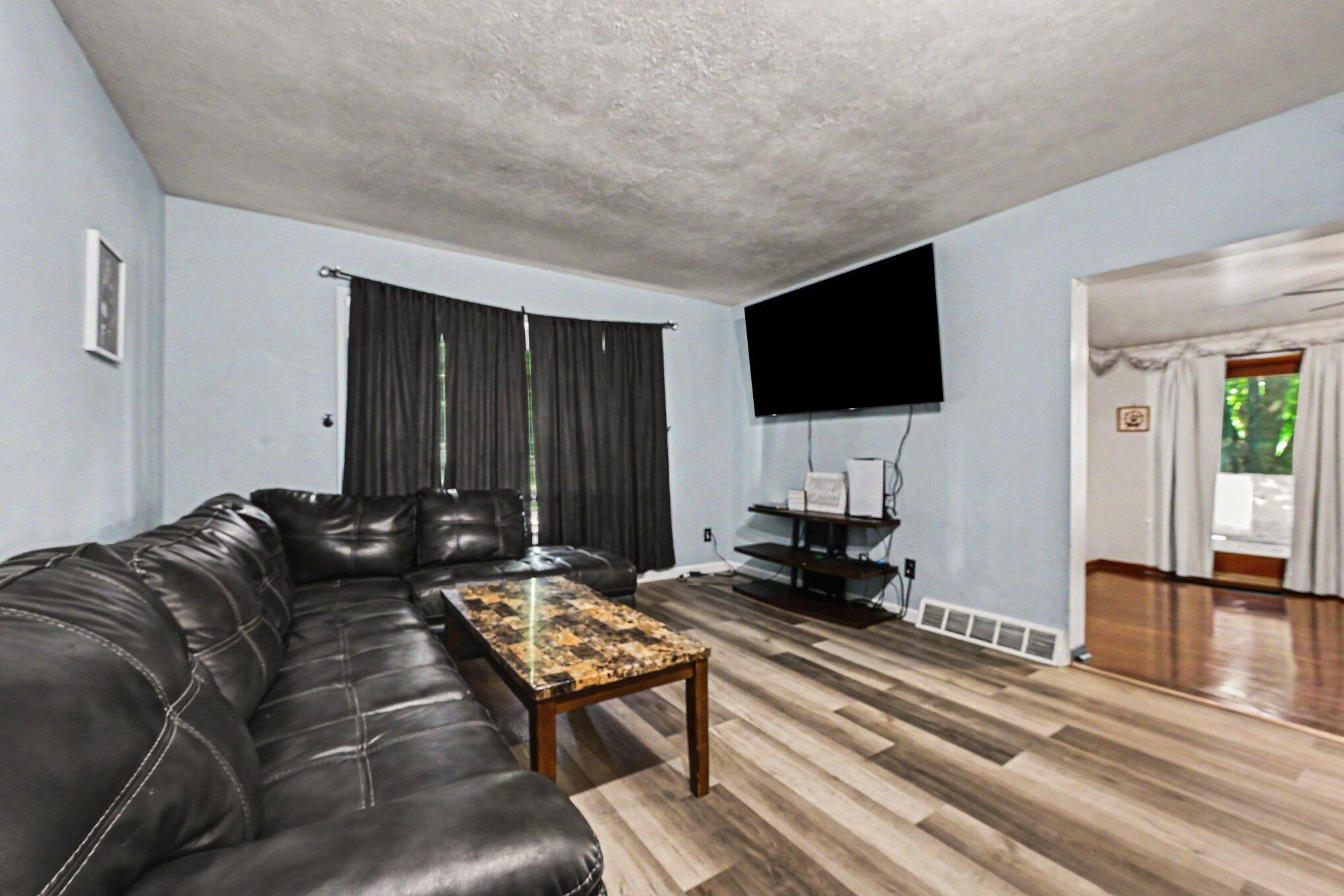 402 W Broadway Street