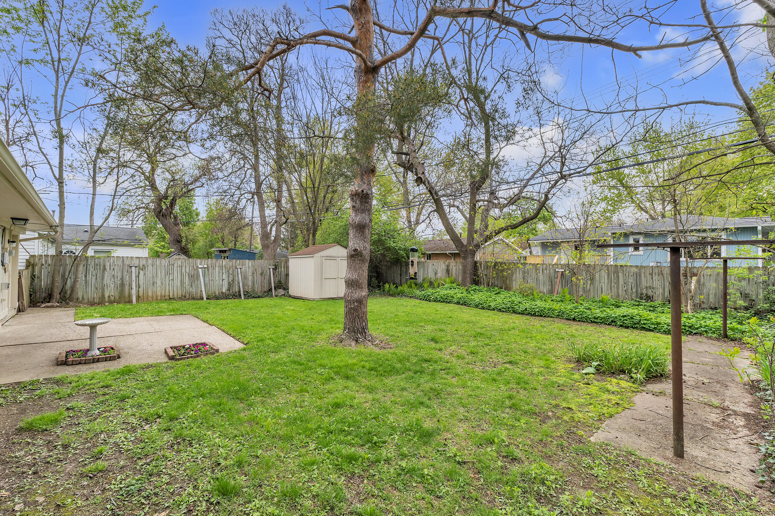 1114 N Maple Road