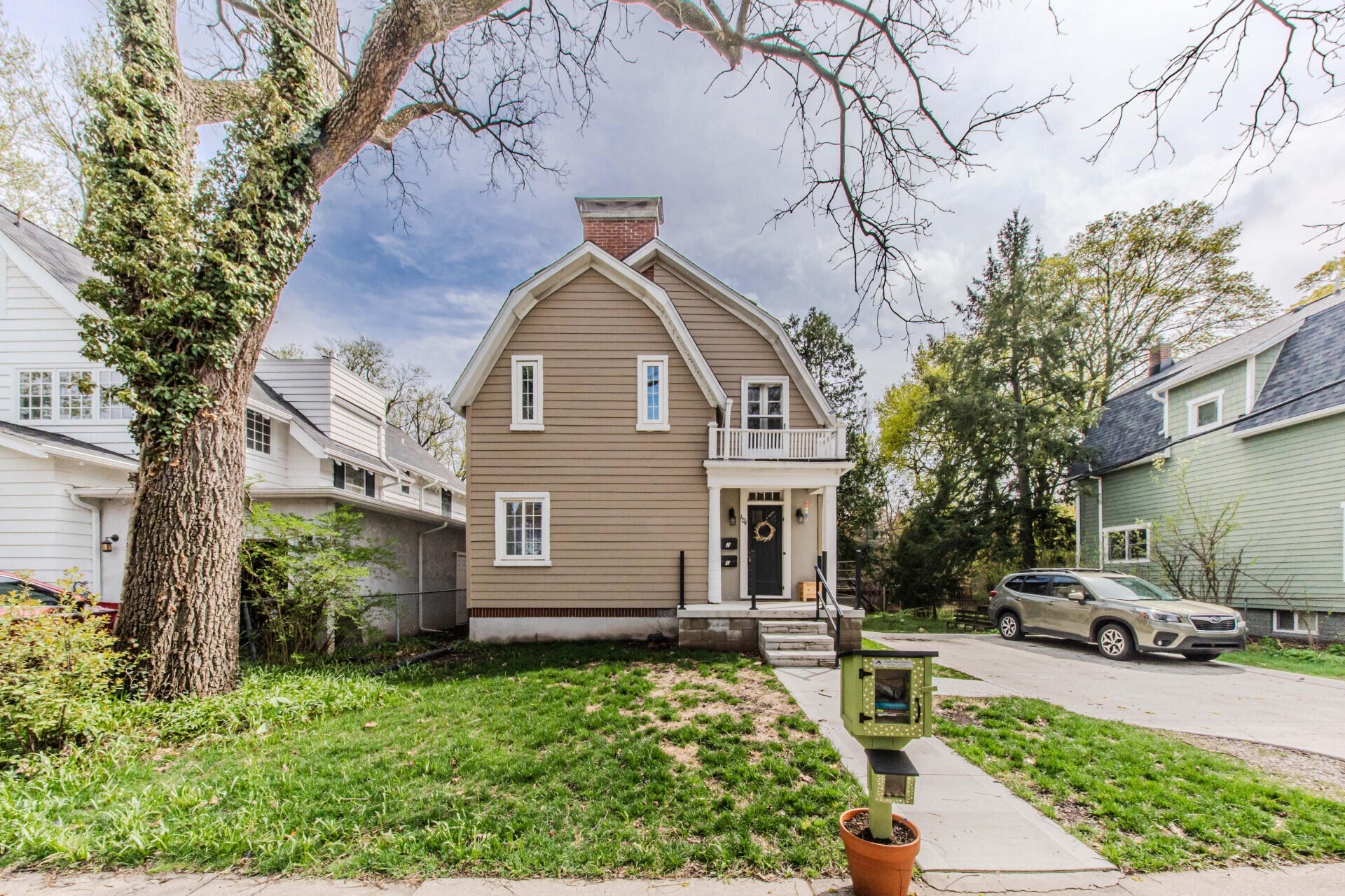 1324 Wells Street