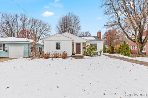 105 E 31st Street Holland City MI 49423