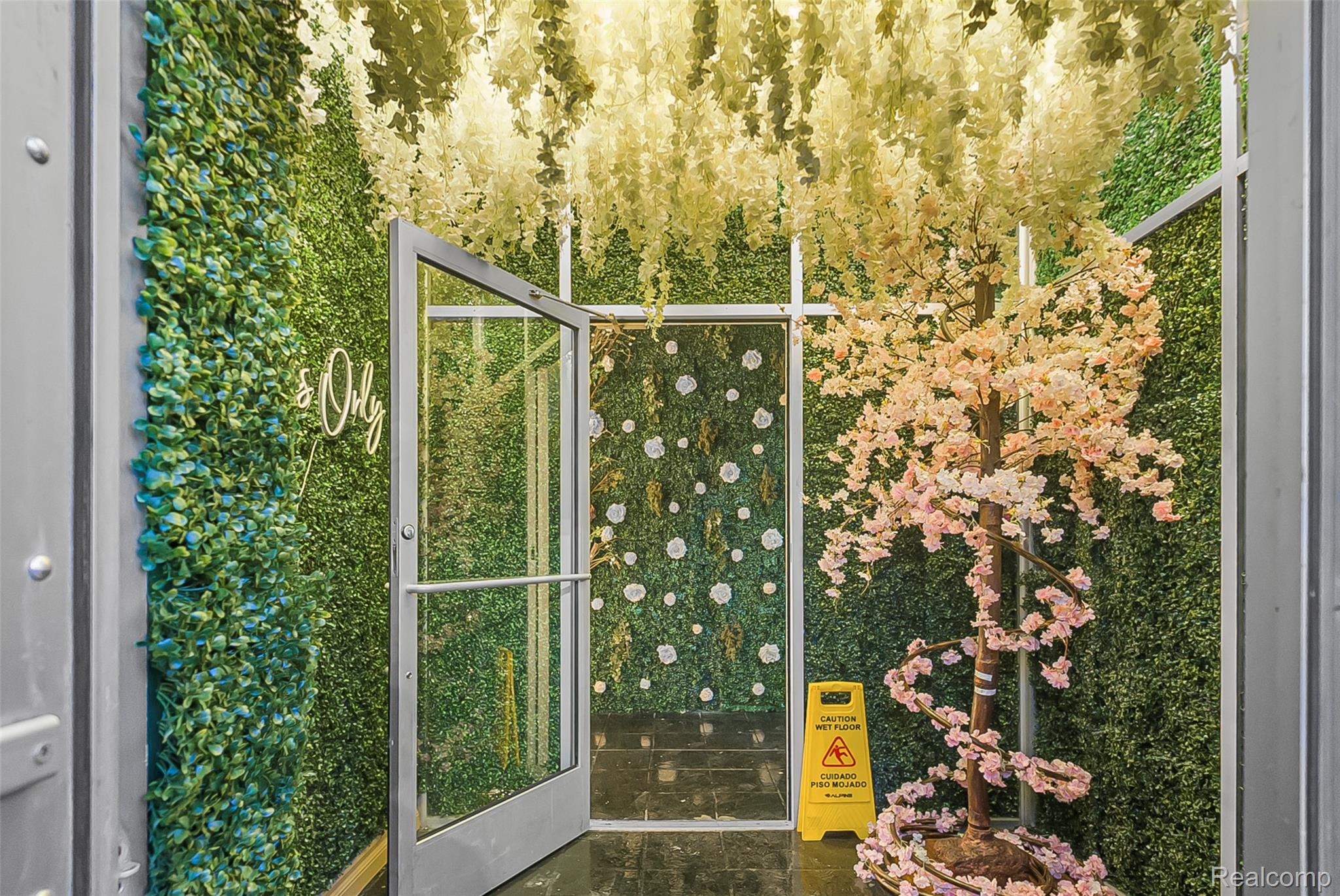 4127 Orchard Lake Rd