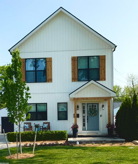 1591 Larkmoor Boulevard Berkley City MI 48007
