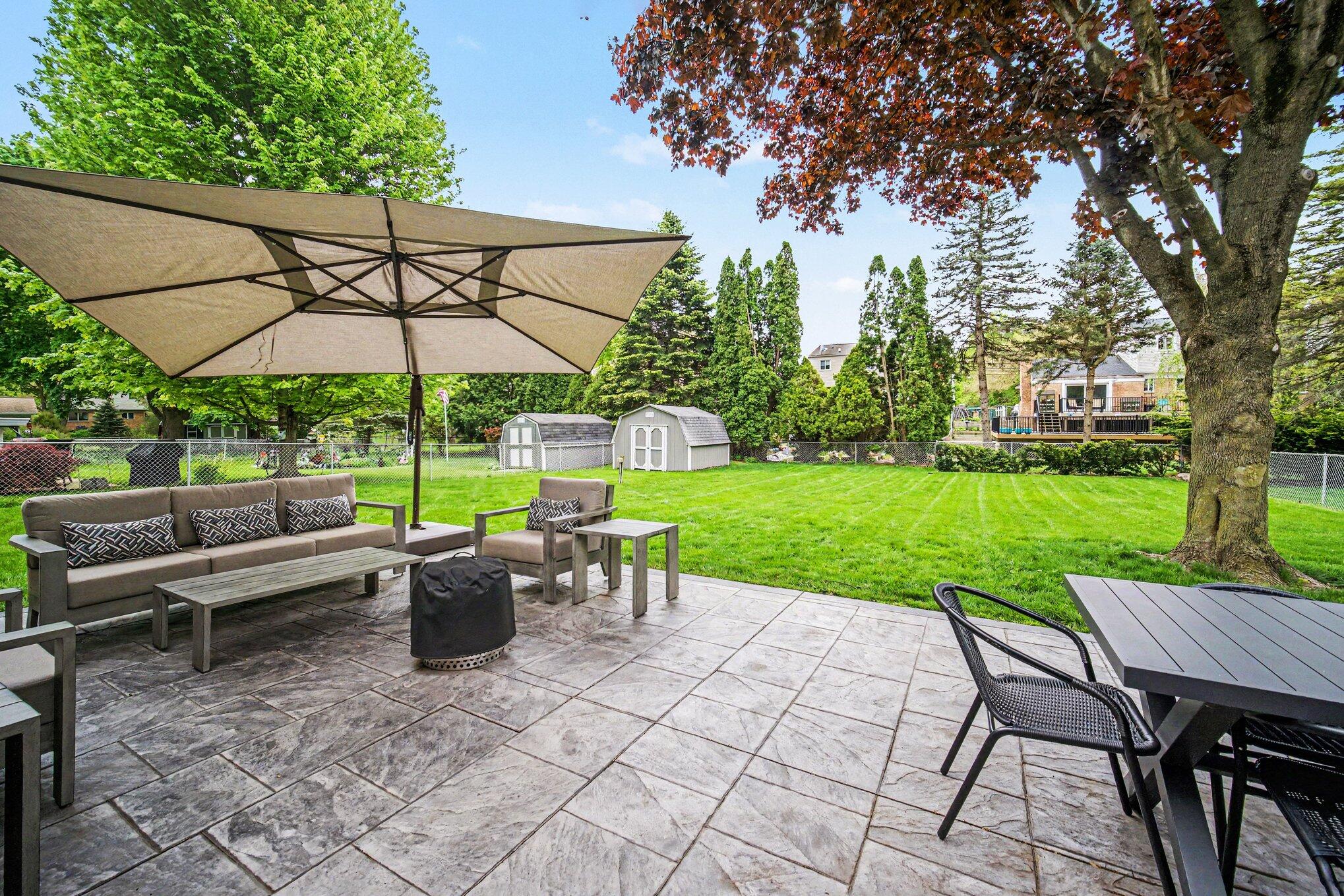 464 Springbrook Crescent