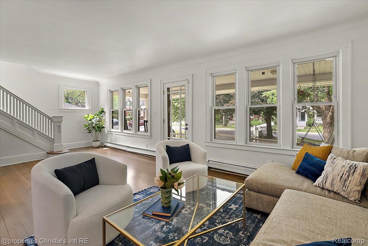 568 Saint Clair Avenue