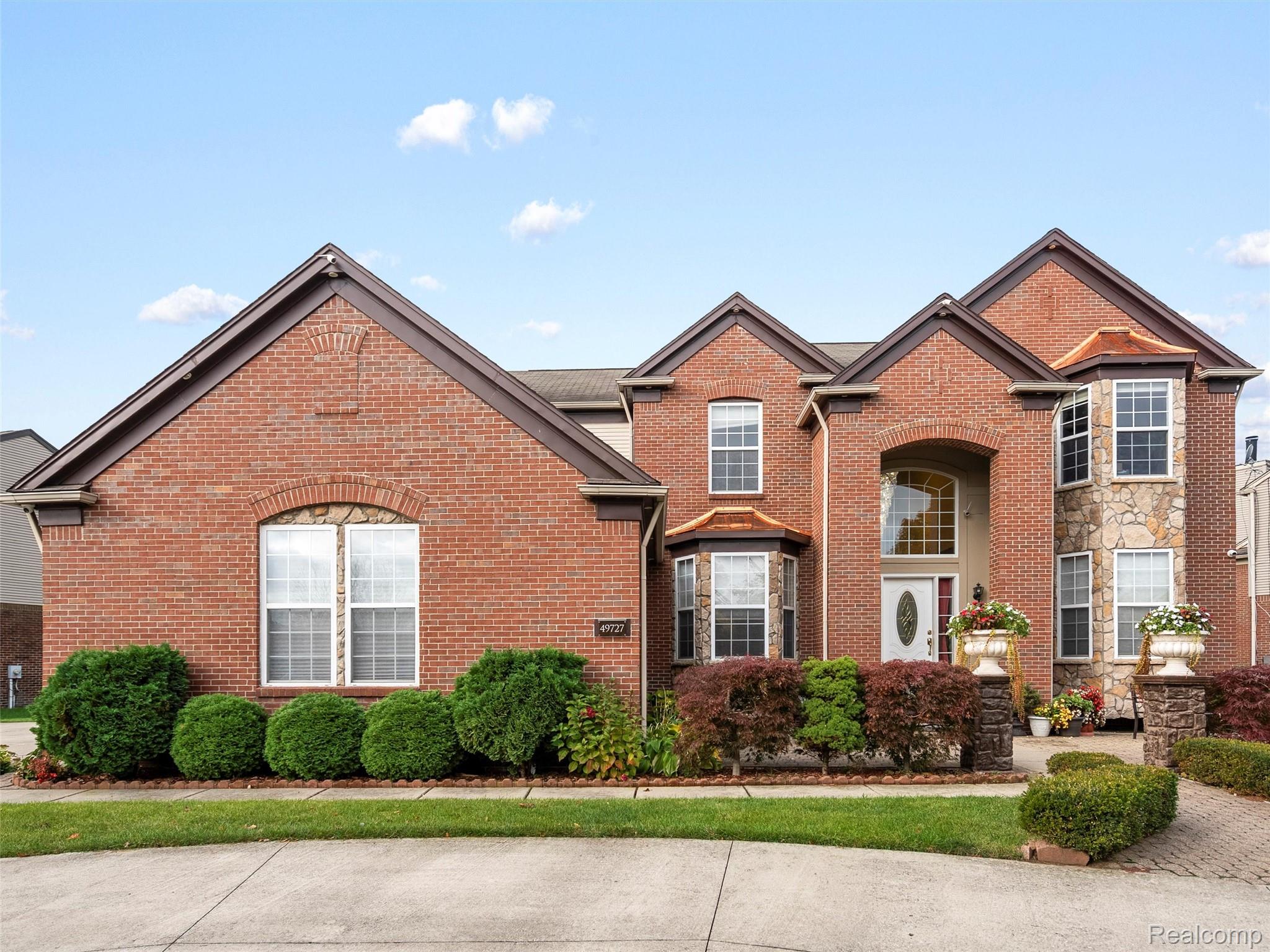 49727 E Central Park