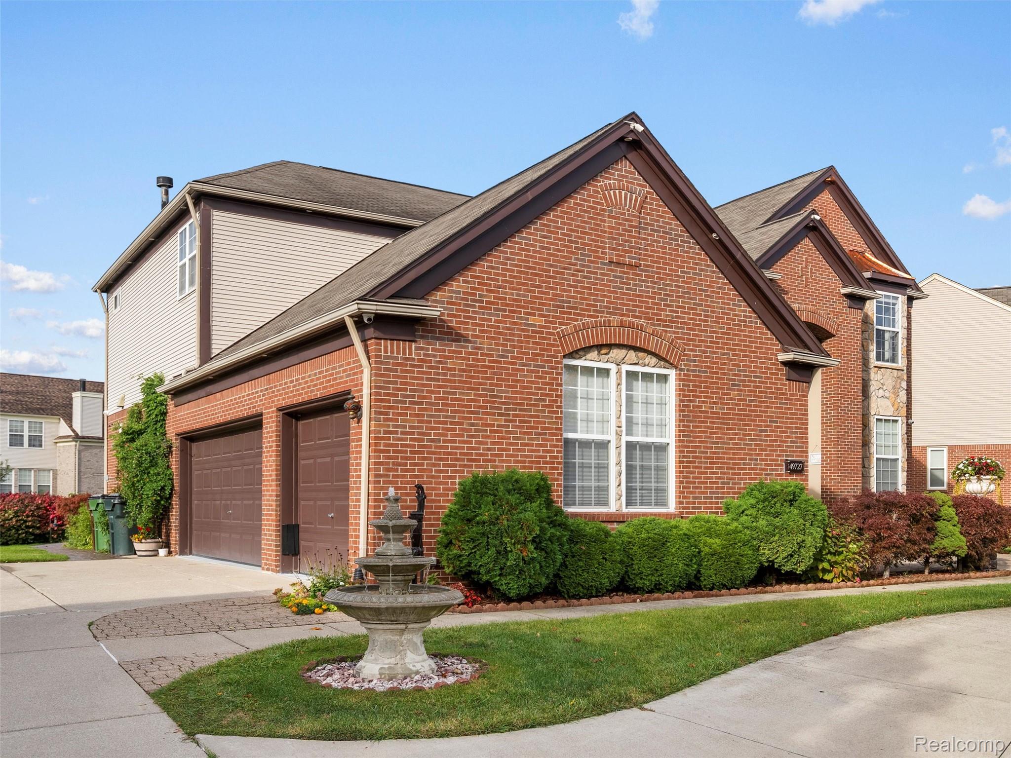 49727 E Central Park