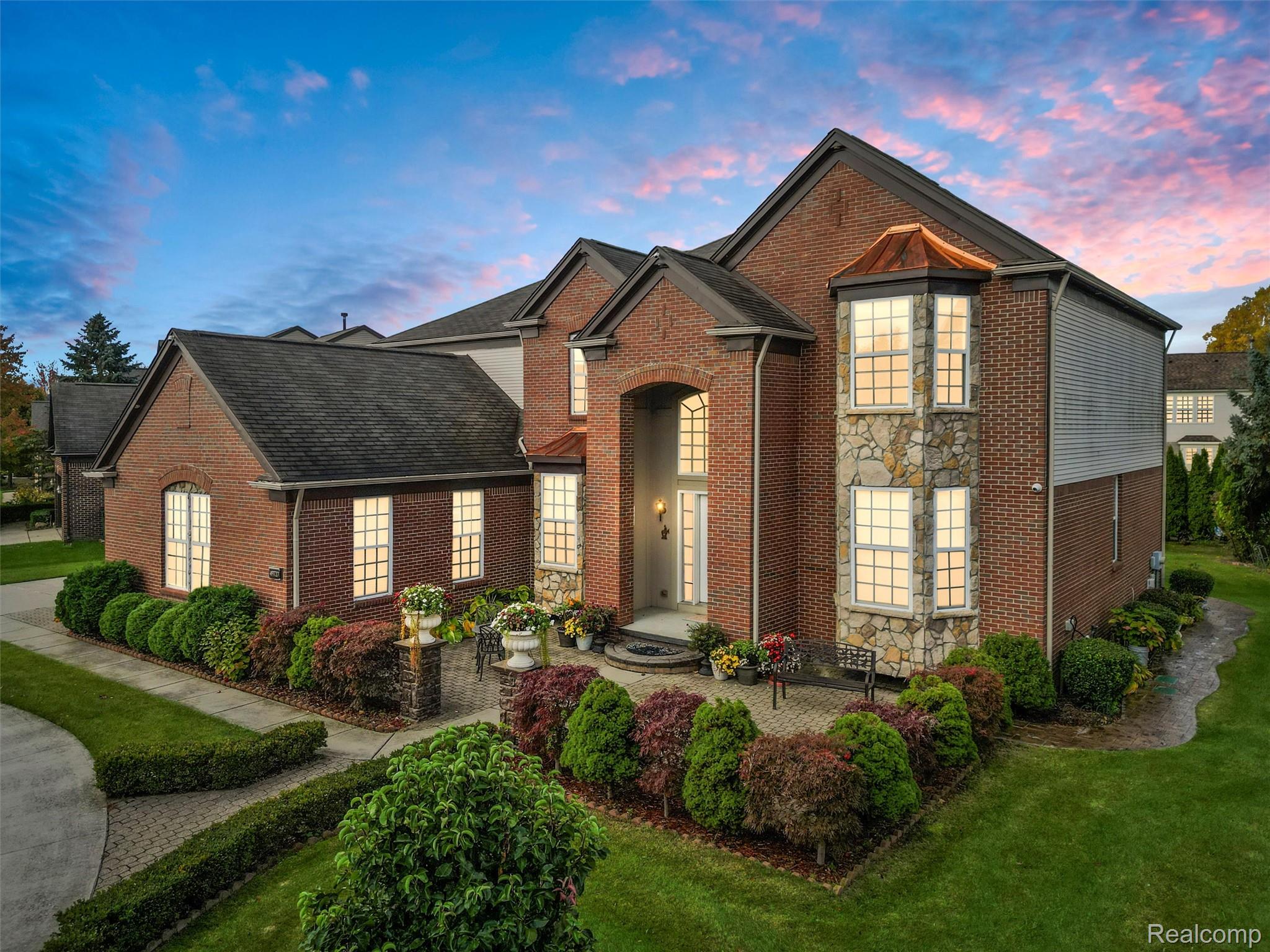 49727 E Central Park