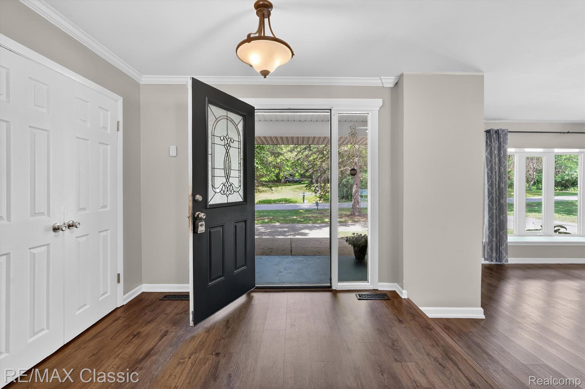 2939 Shirley Street