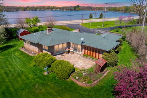 51545 Summit Street Paw Paw Township MI 49079