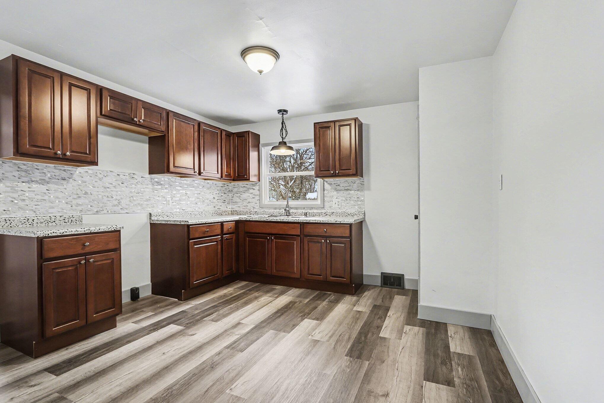 202 N Centerville Road