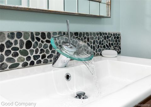 Tiny photo for 129 Allenhurst Avenue, Royal Oak Charter Township, MI 48067 (MLS # 20261002727)