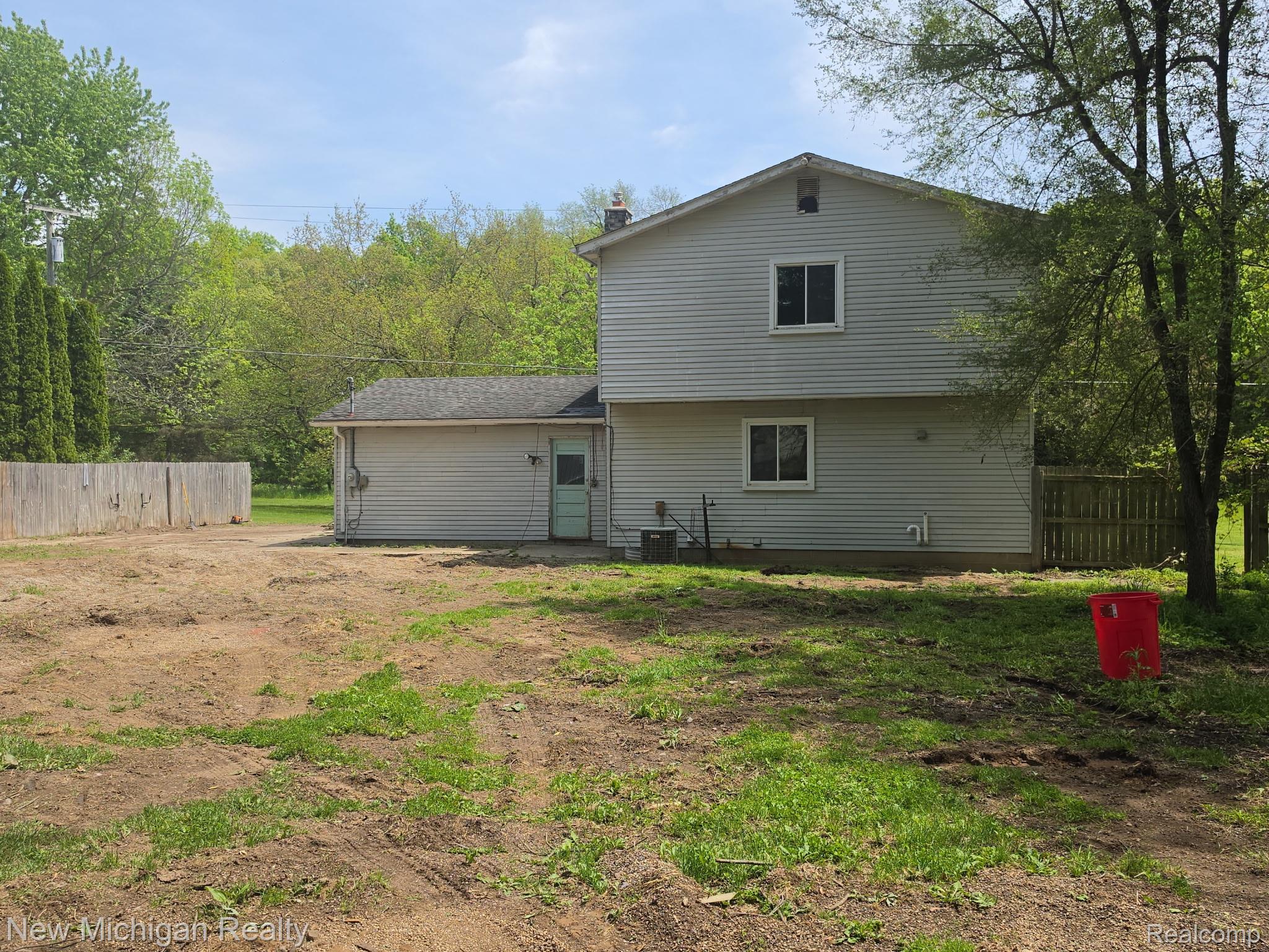 895 Garner N