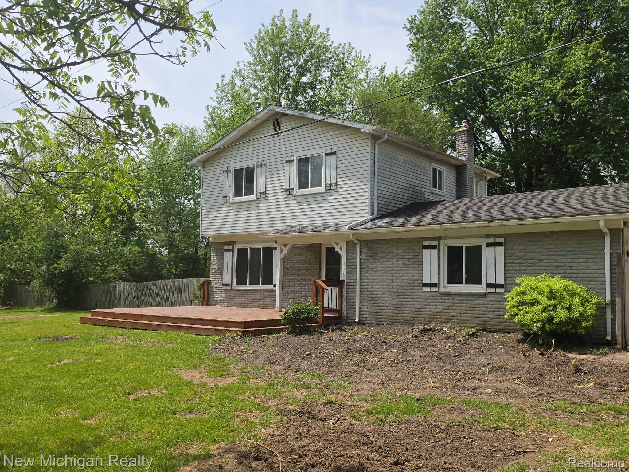 895 Garner N