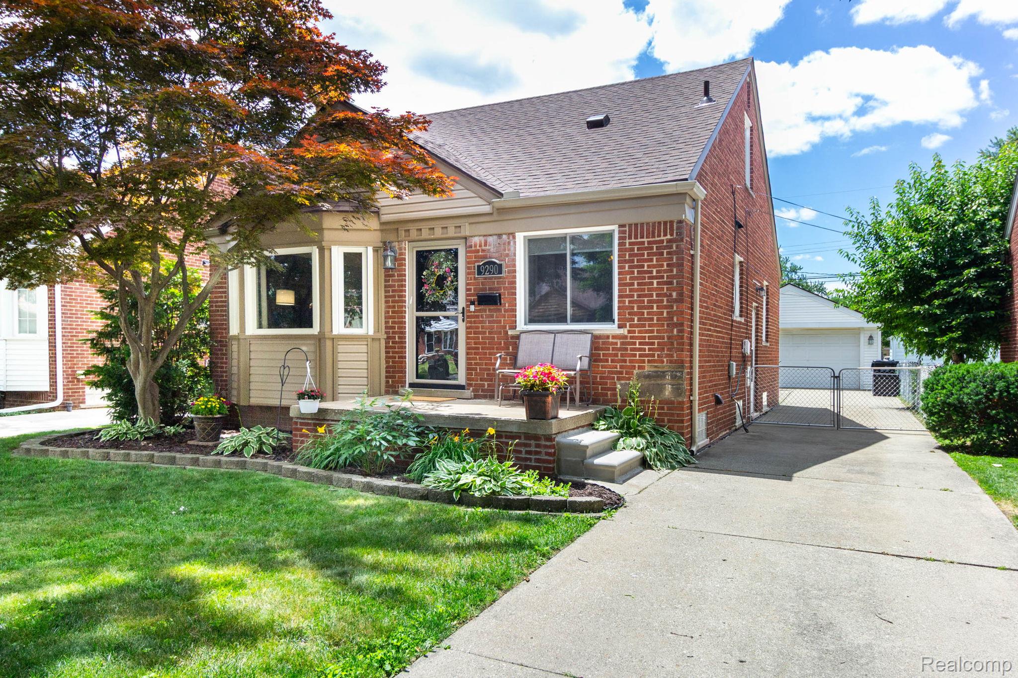 9290 Niver Avenue