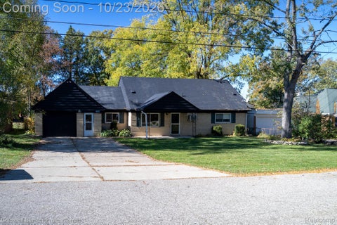 Photo of 5414 Revere Street, Grand Blanc Charter Township, MI 48439 (MLS # 20261084847)