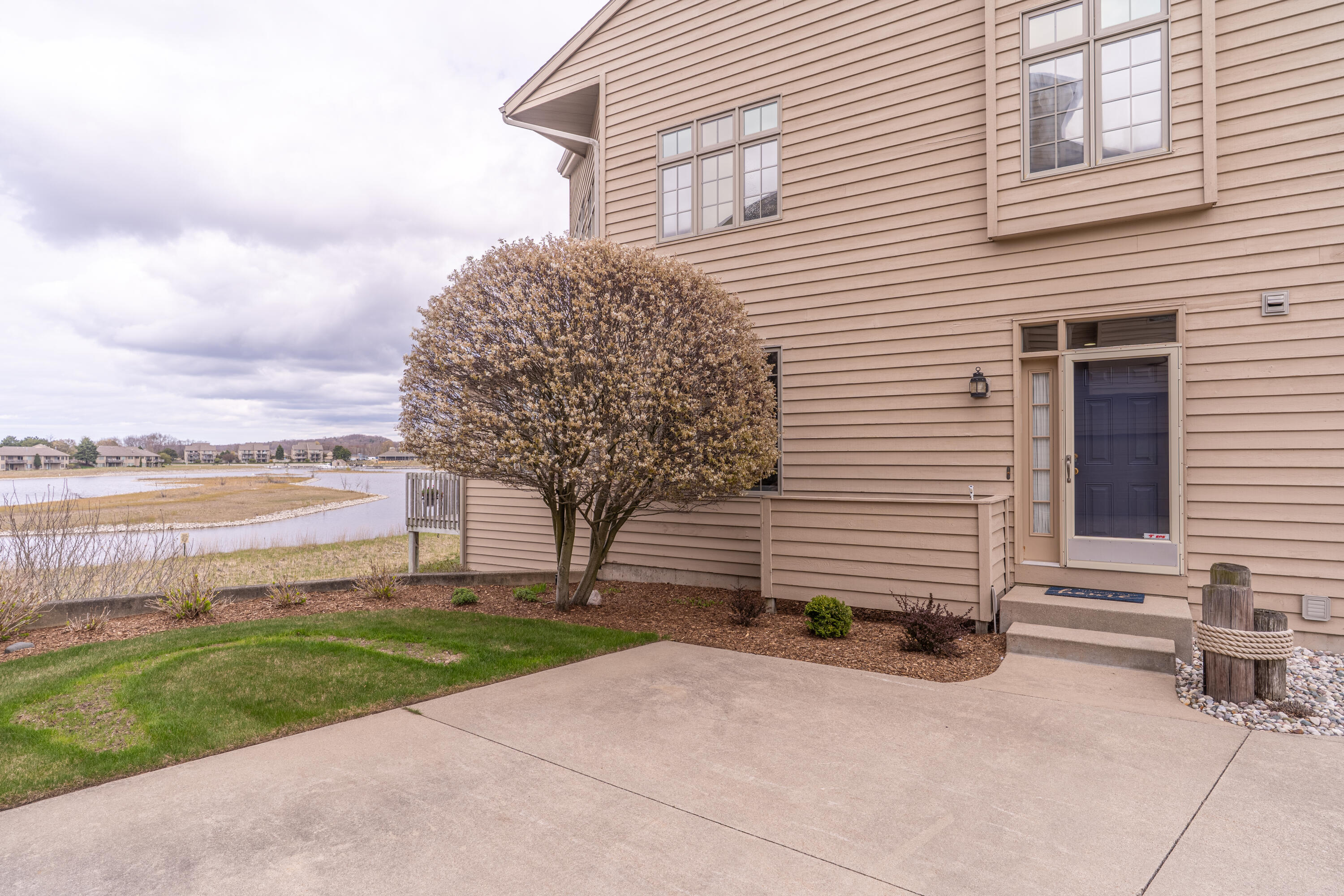 1659 E Harbour Towne Circle