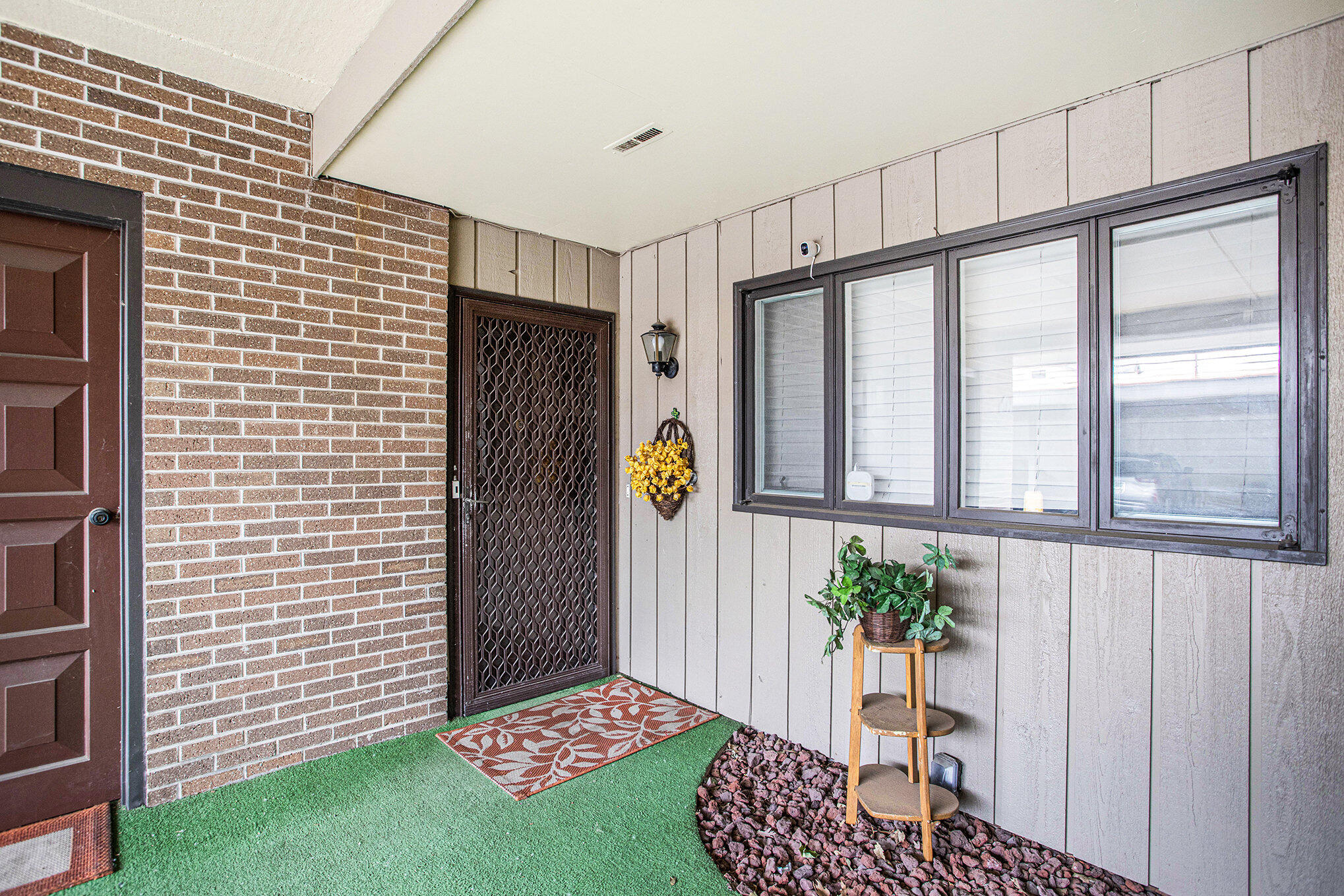 225 W Columbia Avenue 6