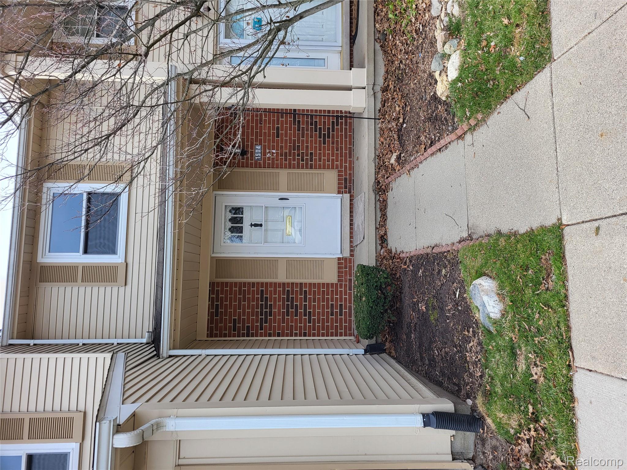 1504 Brentwood Drive Drive 201