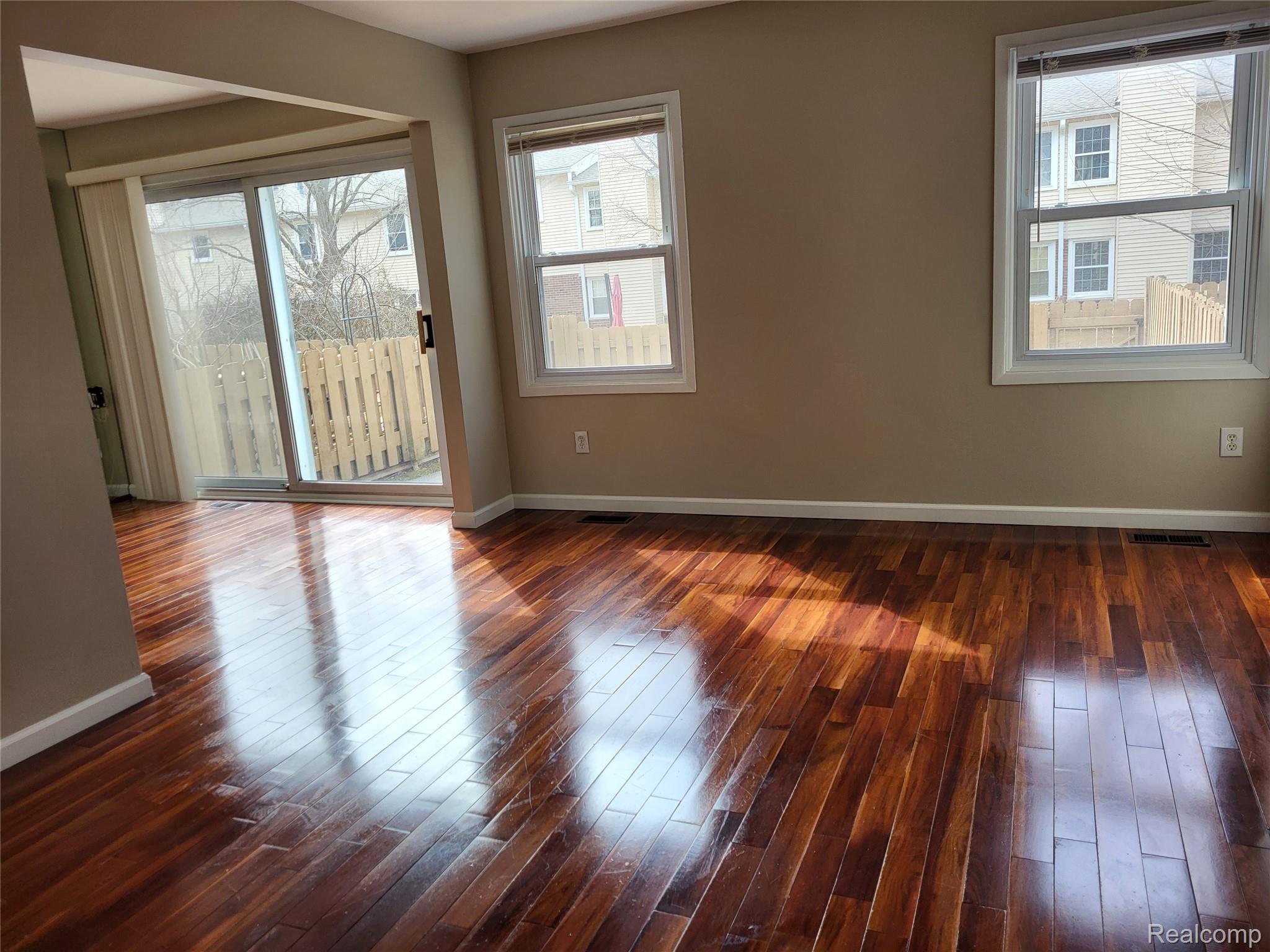 1504 Brentwood Drive Drive 201