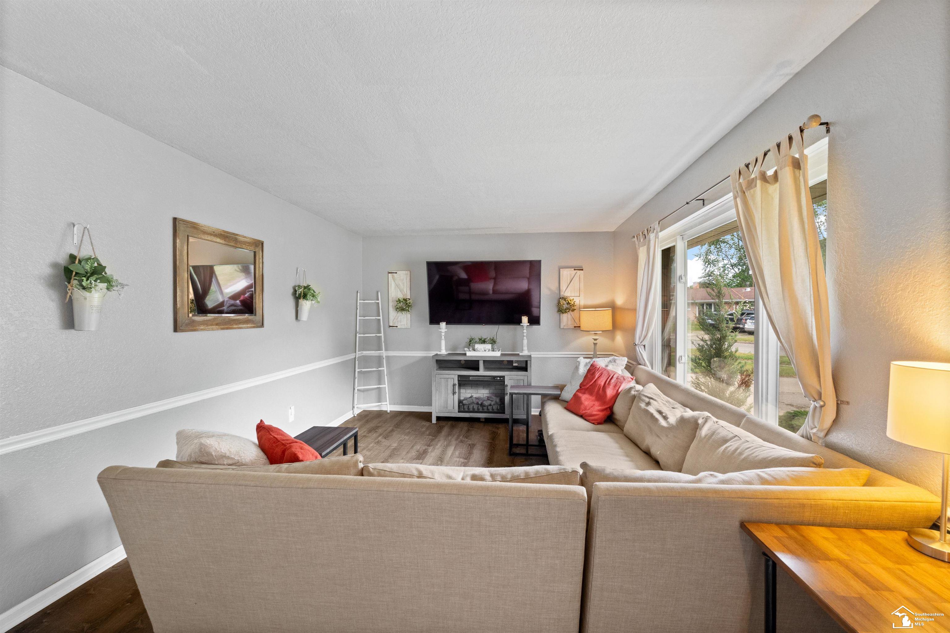 7268 Brookside Drive