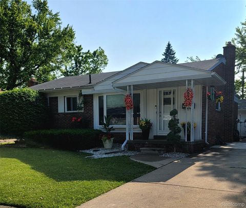29112 Elmwood Court St Clair Shores City MI 48081