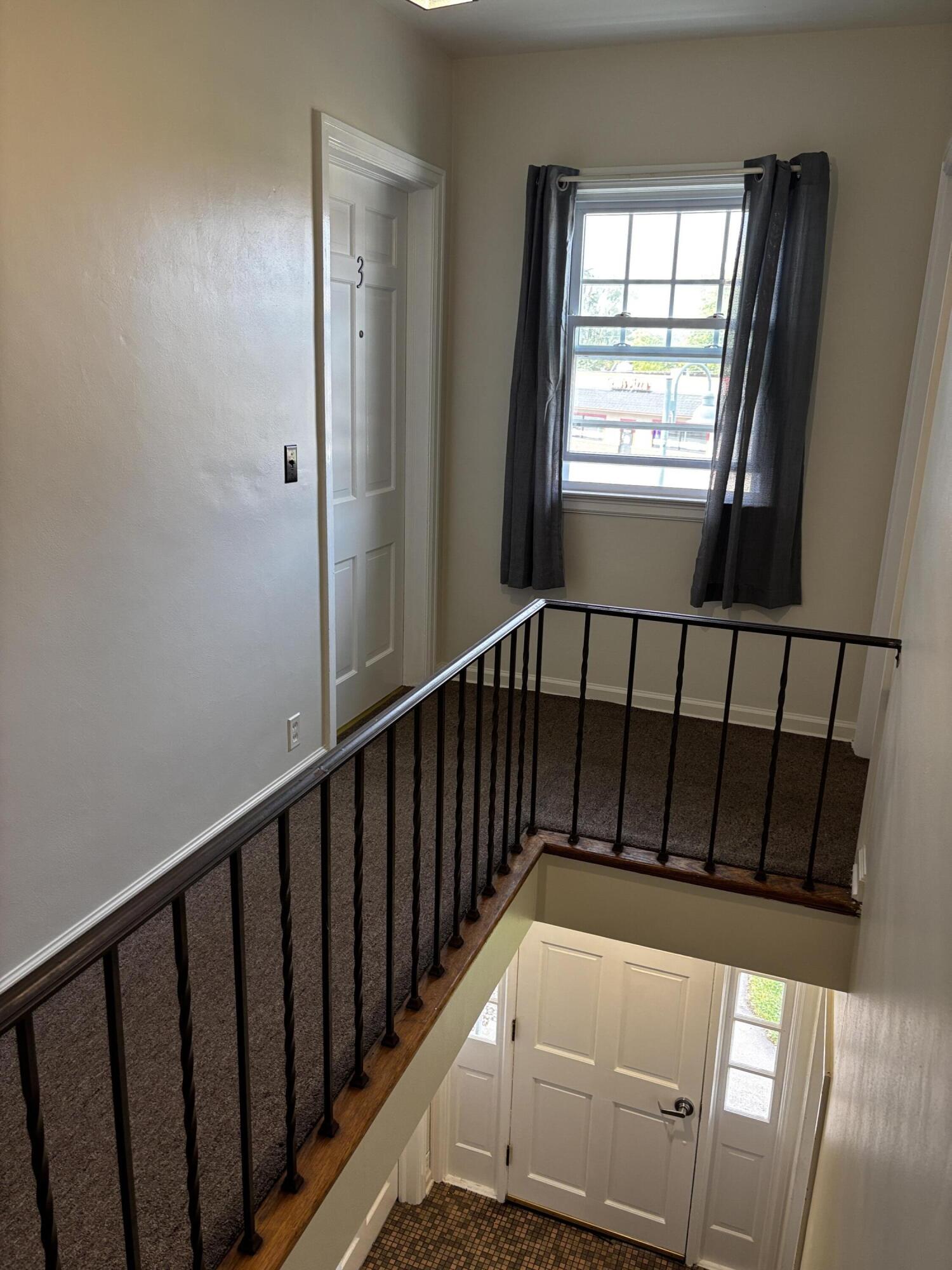 142 N Riverview Drive 3