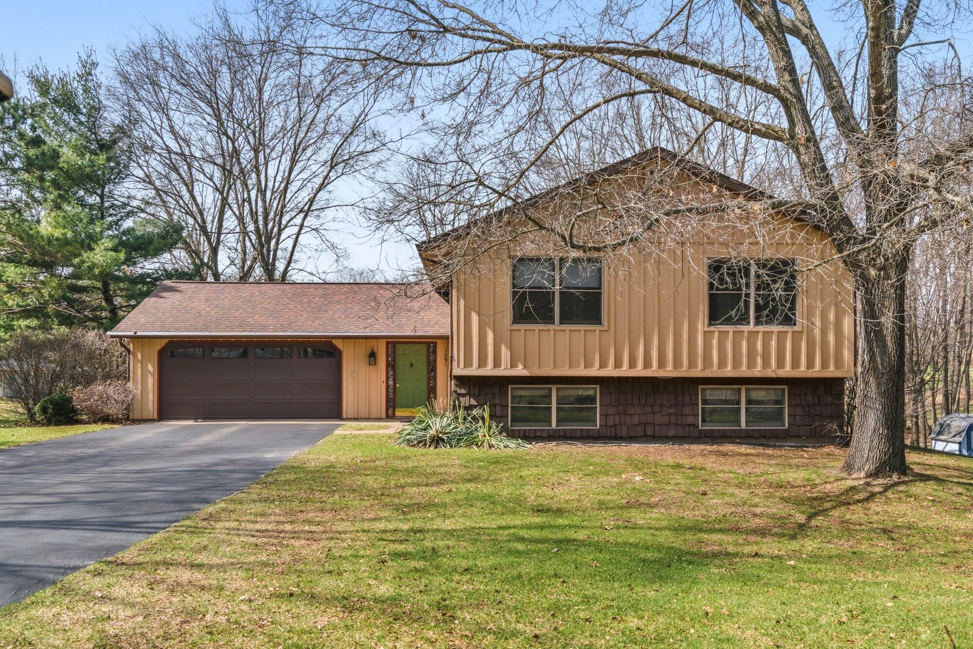 1091 Josiane Drive