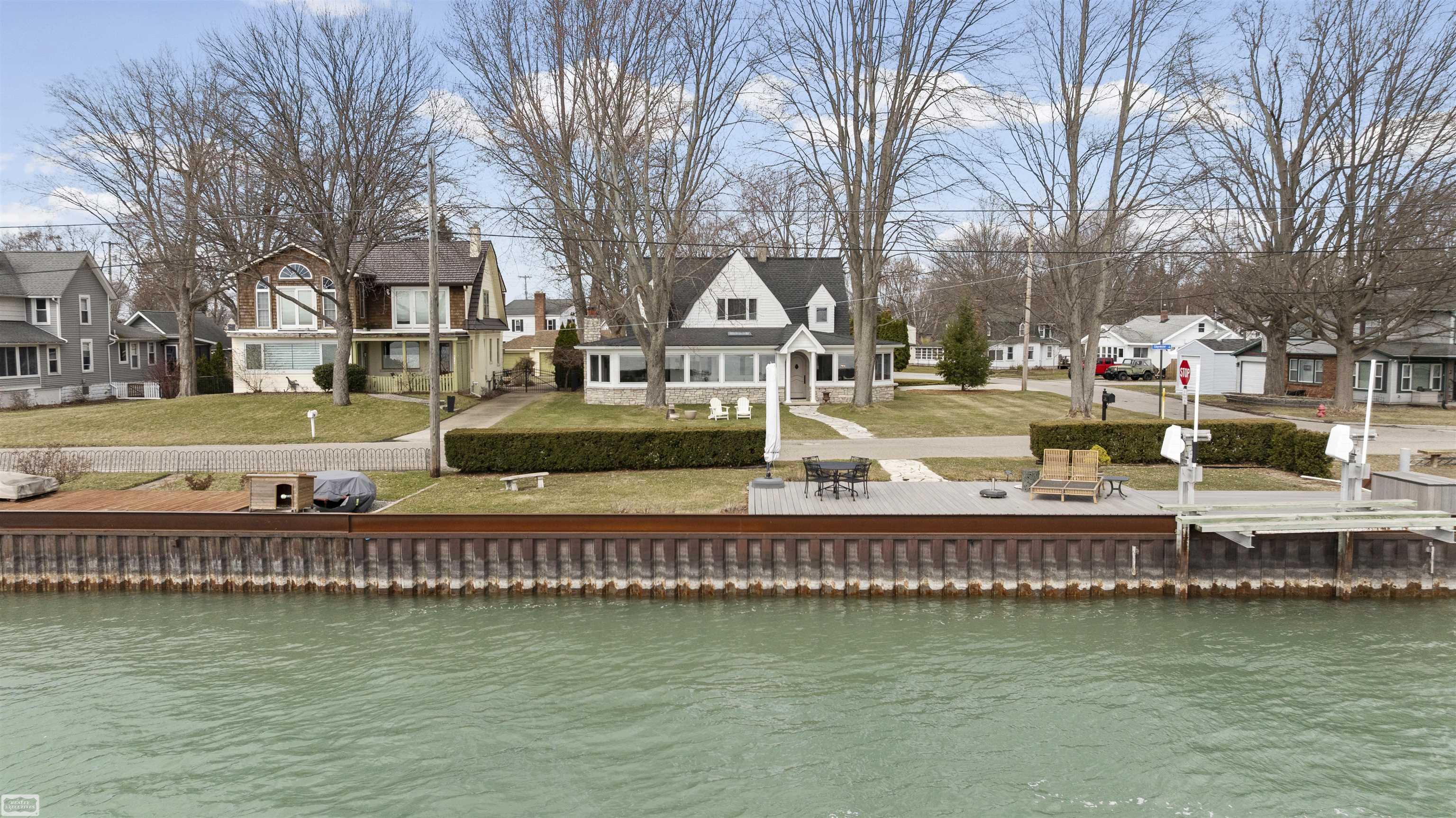 206 Edgewater Drive