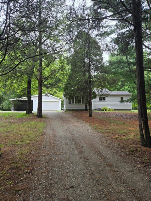 Photo of 11655 Kruse Road, Petersburg City, MI 49270 (MLS # 81026042855)