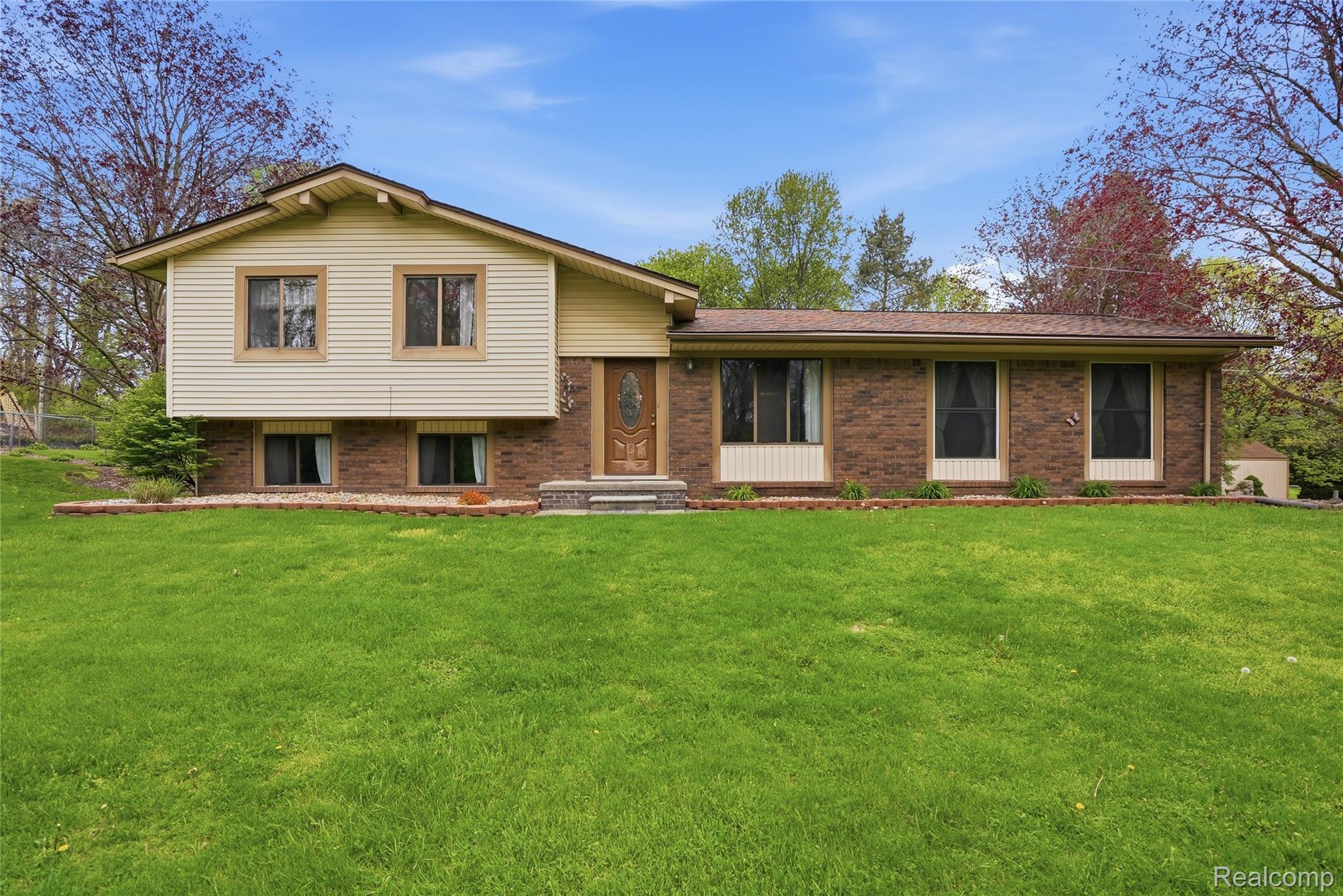 1525 E Dawson Road