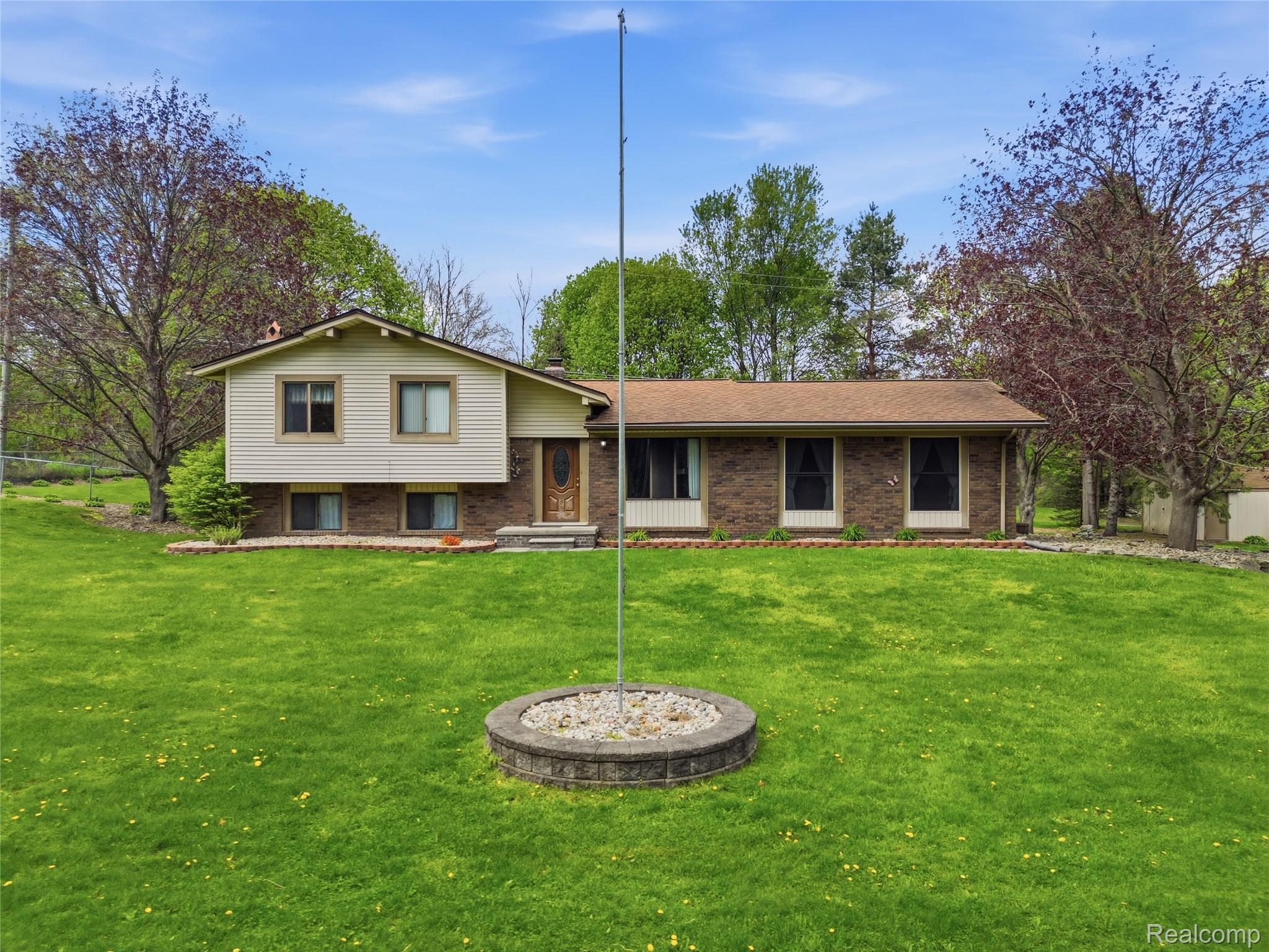 1525 E Dawson Road