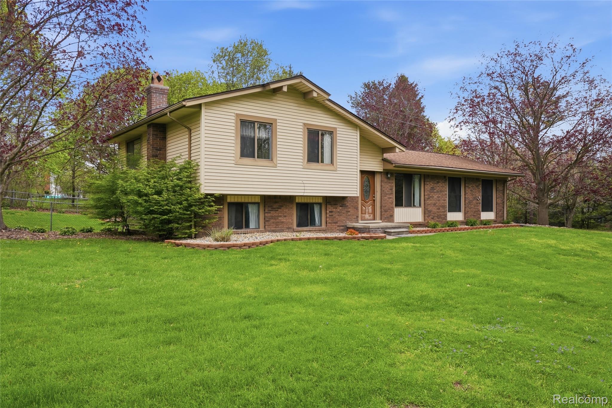 1525 E Dawson Road