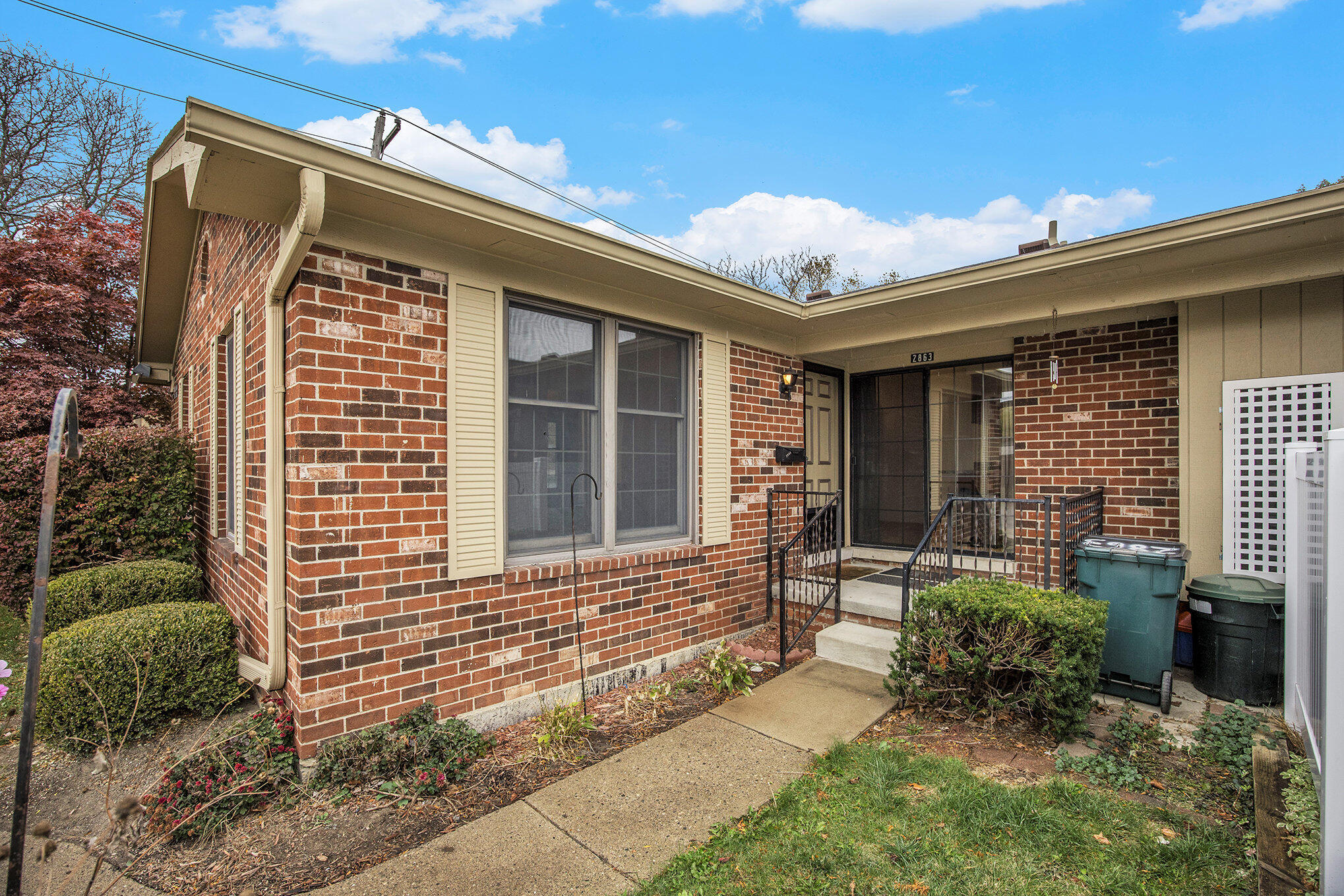 2863 Roundtree Drive