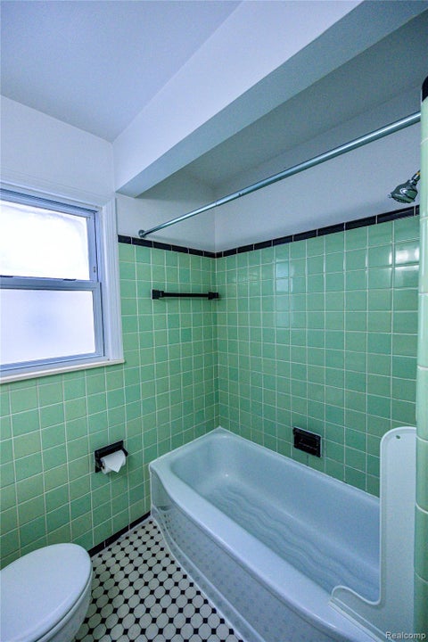Tiny photo for 505 S Minerva Avenue, Royal Oak City, MI 48067 (MLS # 20261069127)
