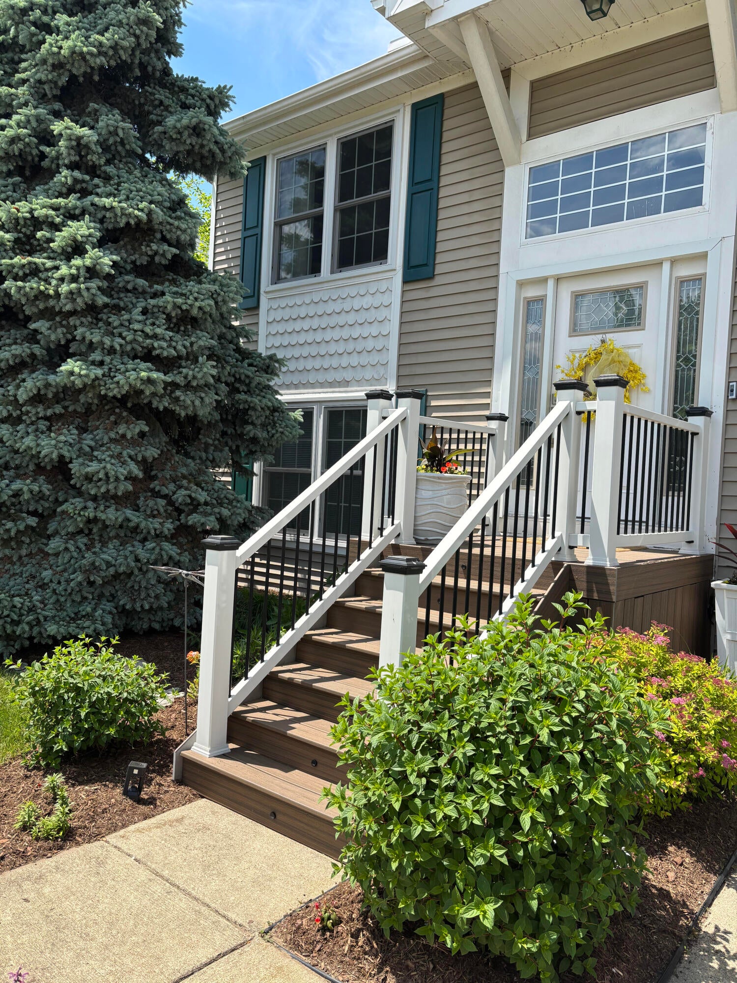 558 Thornhill Court