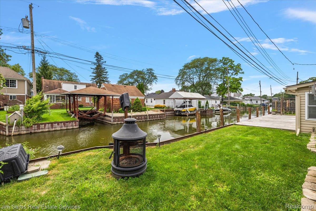 22470 Wildwood Street