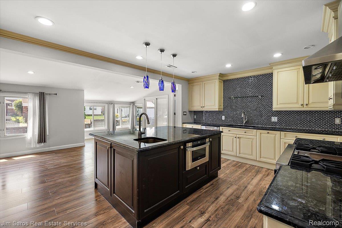 22470 Wildwood Street