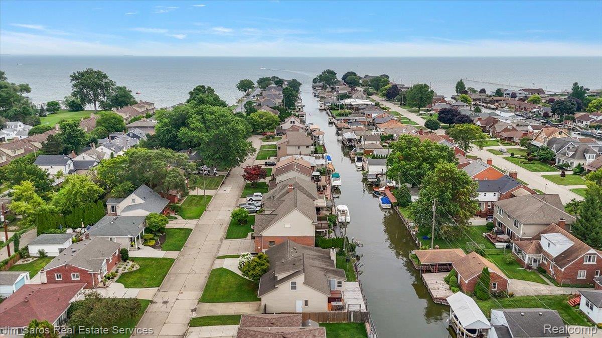 22470 Wildwood Street