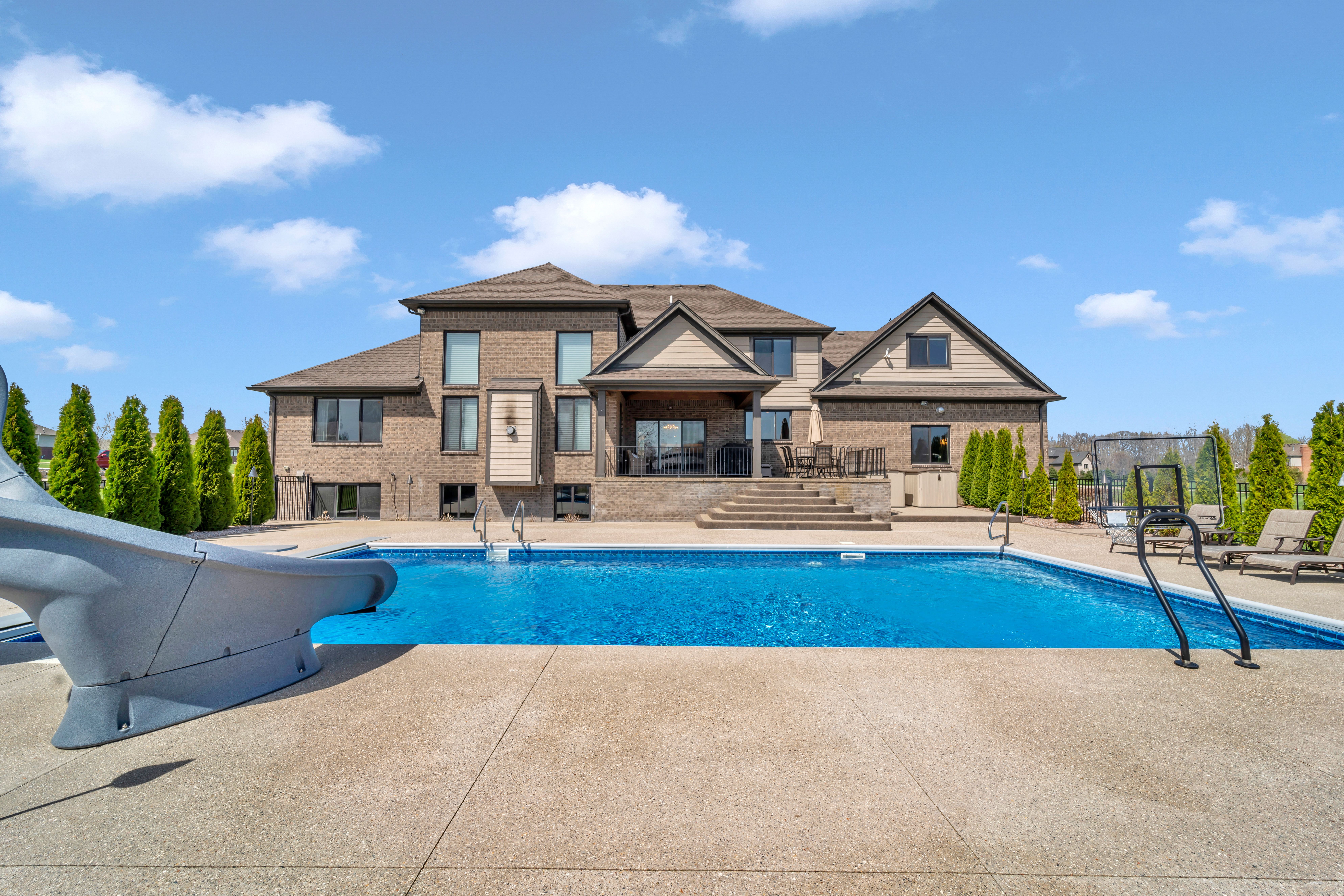 11522 ERINS Way