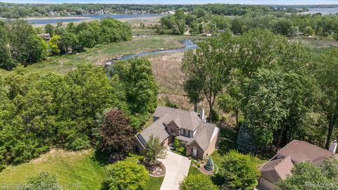 1707 Mountain Ash Drive West Bloomfield Charter Township MI 48324