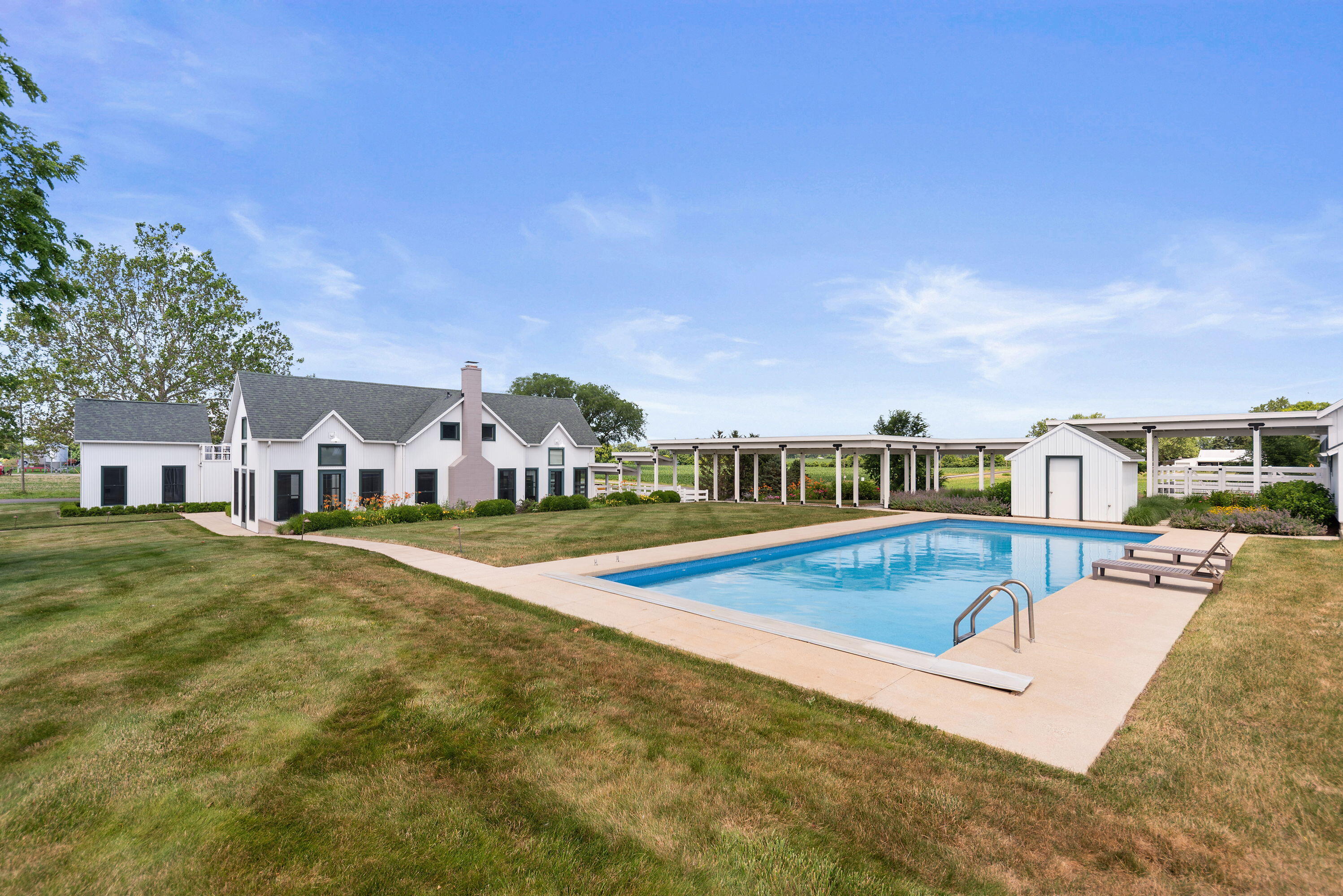 15337 Pardee Road